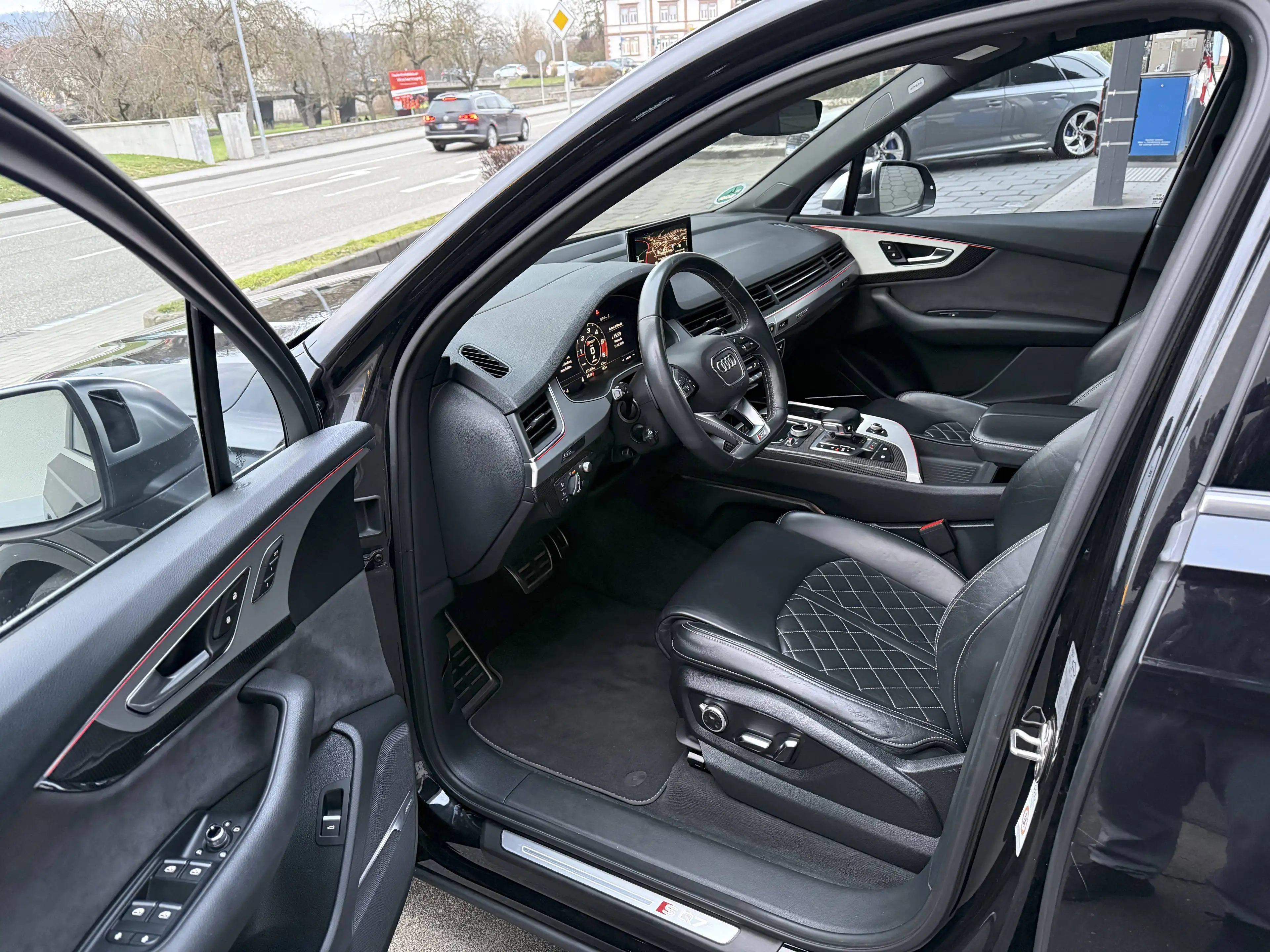 Audi SQ7 4.0 TDI quattro Pano Matrix Standheiz. Night "21 — photo 9