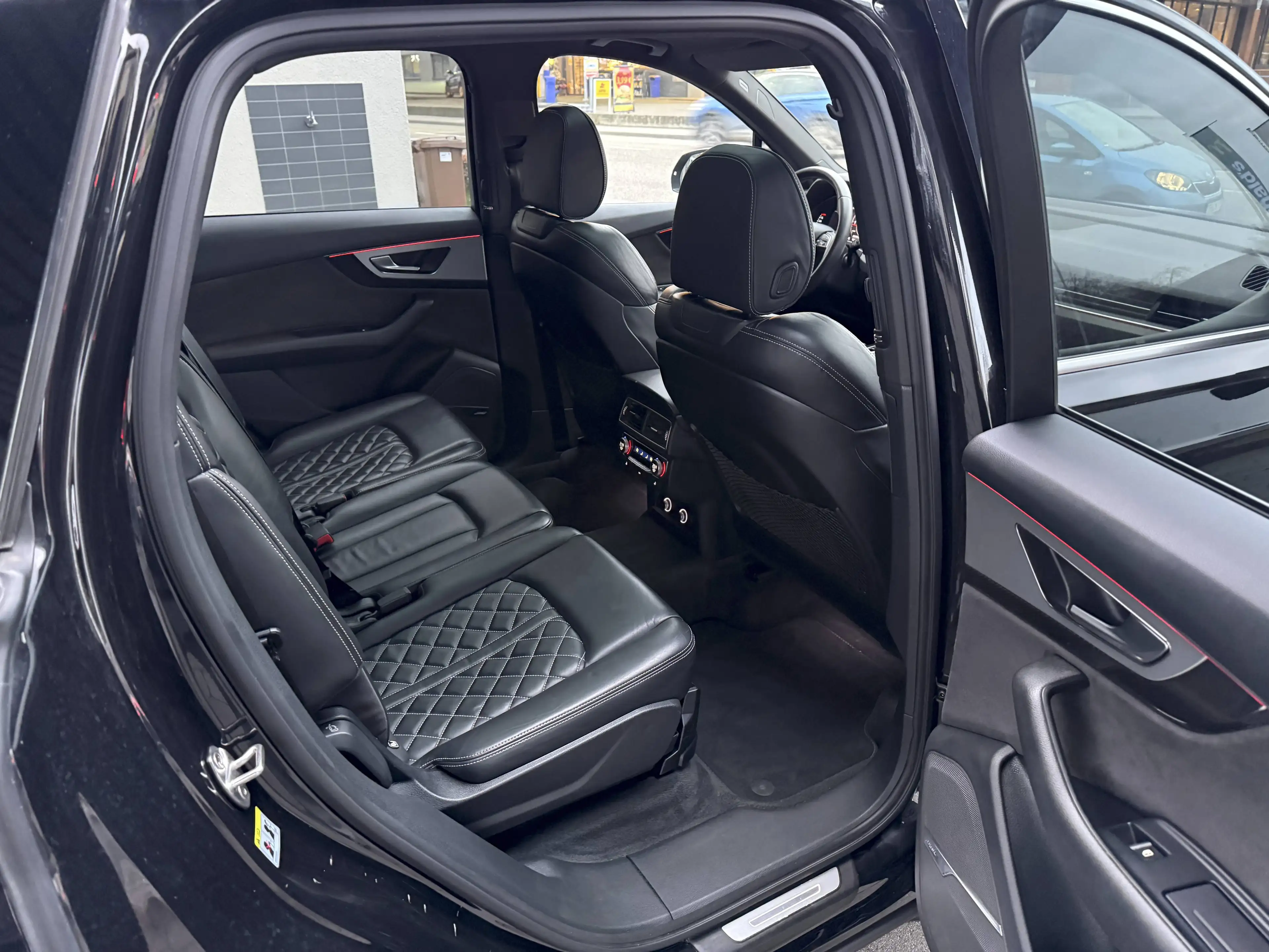 Audi SQ7 4.0 TDI quattro Pano Matrix Standheiz. Night "21 — photo 12