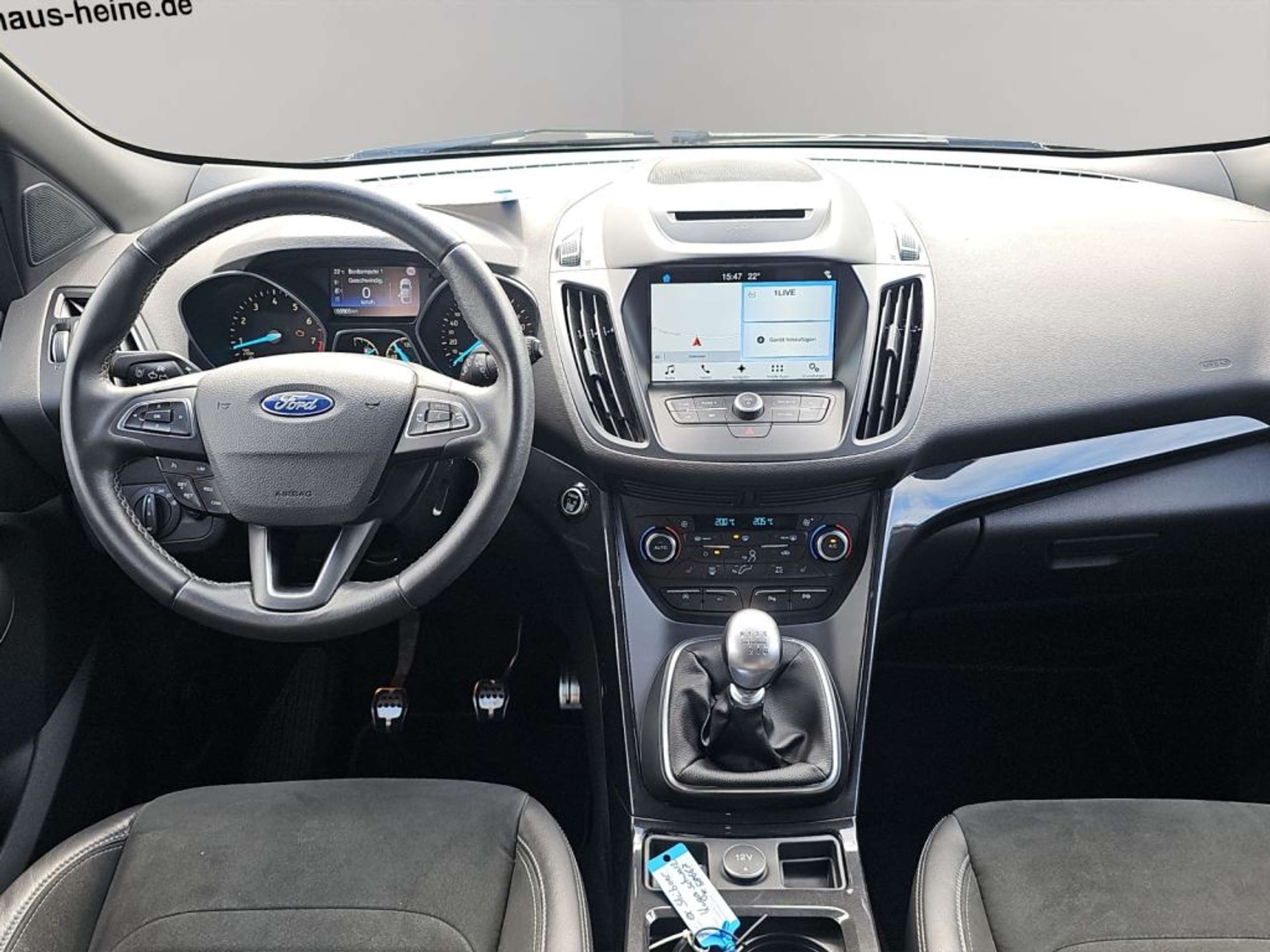 Fahrzeugabbildung Ford Kuga 1.5 EcoBoost ST-Line *NAVI*19-LM*AHK-KEY-FREE* - mit KI generiert/bearbeitet