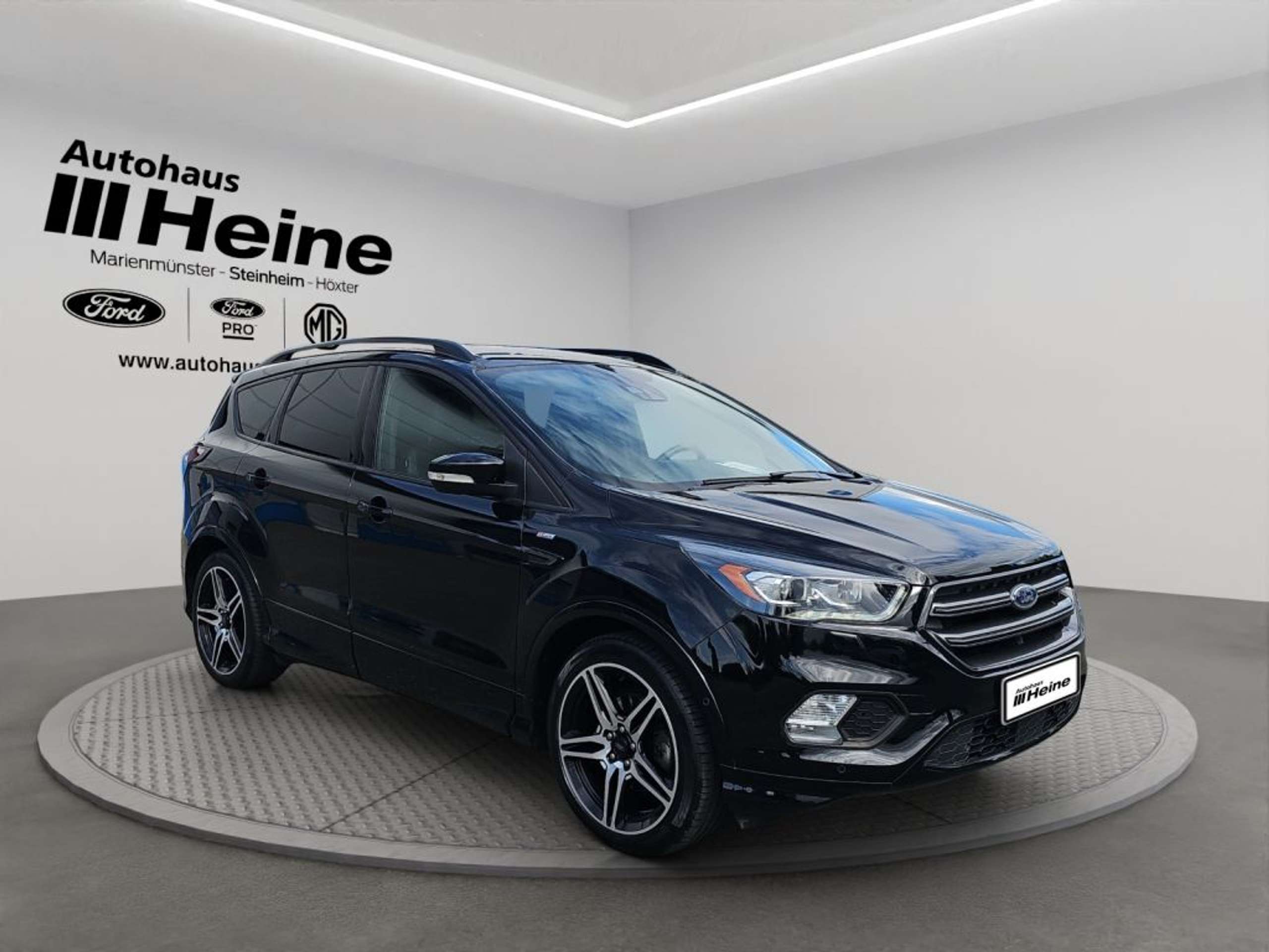 Fahrzeugabbildung Ford Kuga 1.5 EcoBoost ST-Line *NAVI*19-LM*AHK-KEY-FREE* - mit KI generiert/bearbeitet