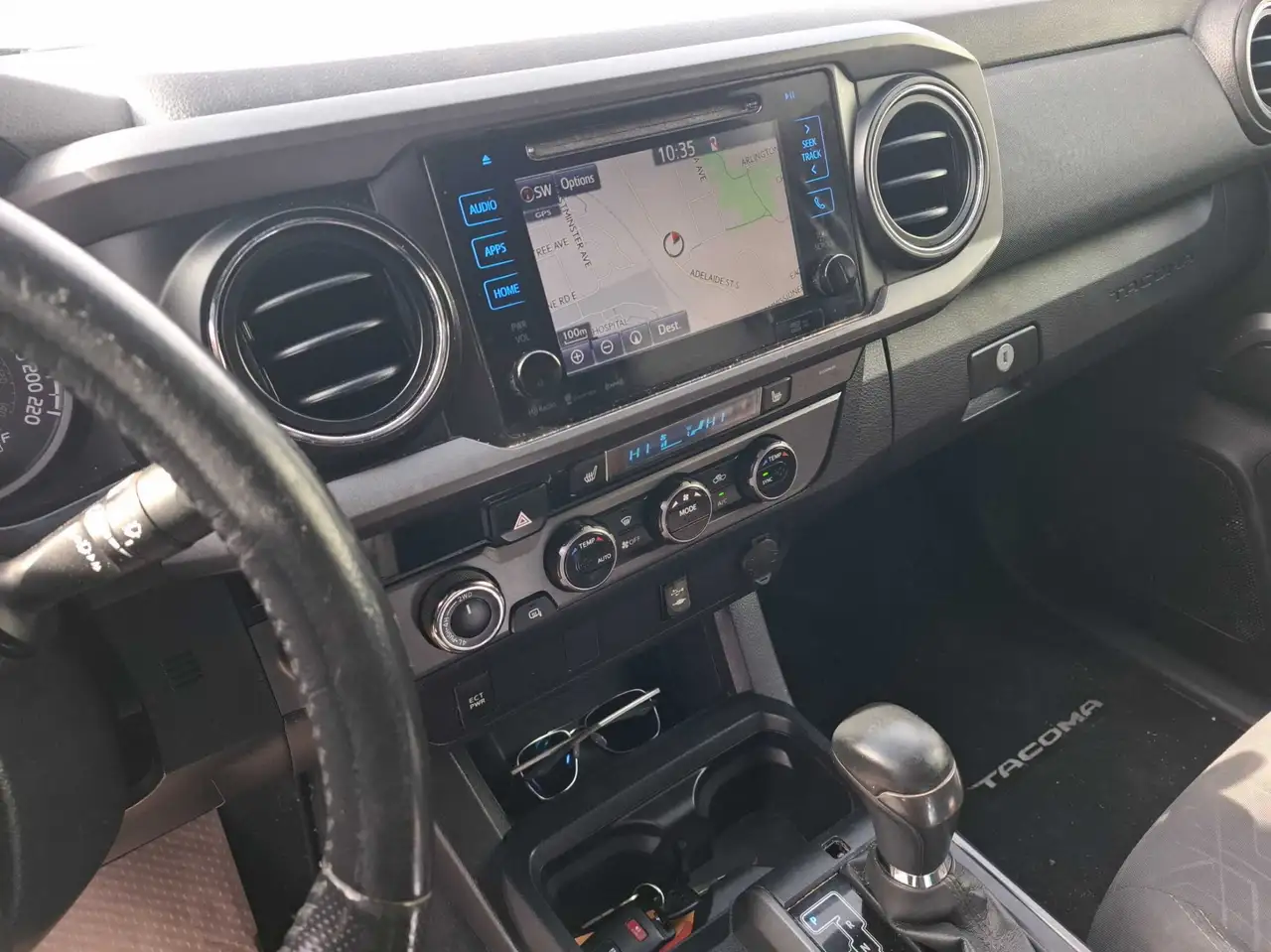 Toyota Tacoma снимка Toyota Tacoma