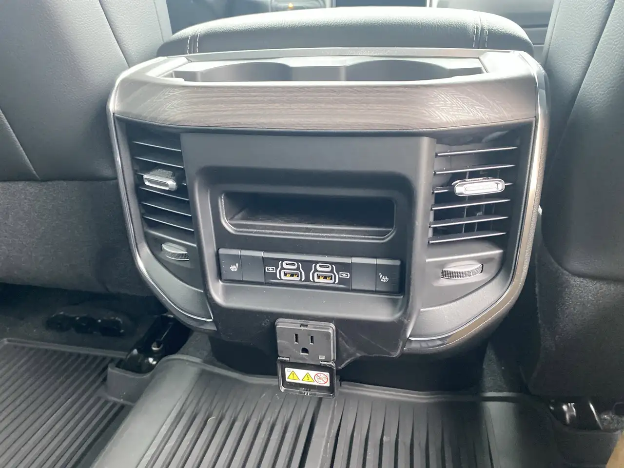 RAM 3500 снимка RAM 3500