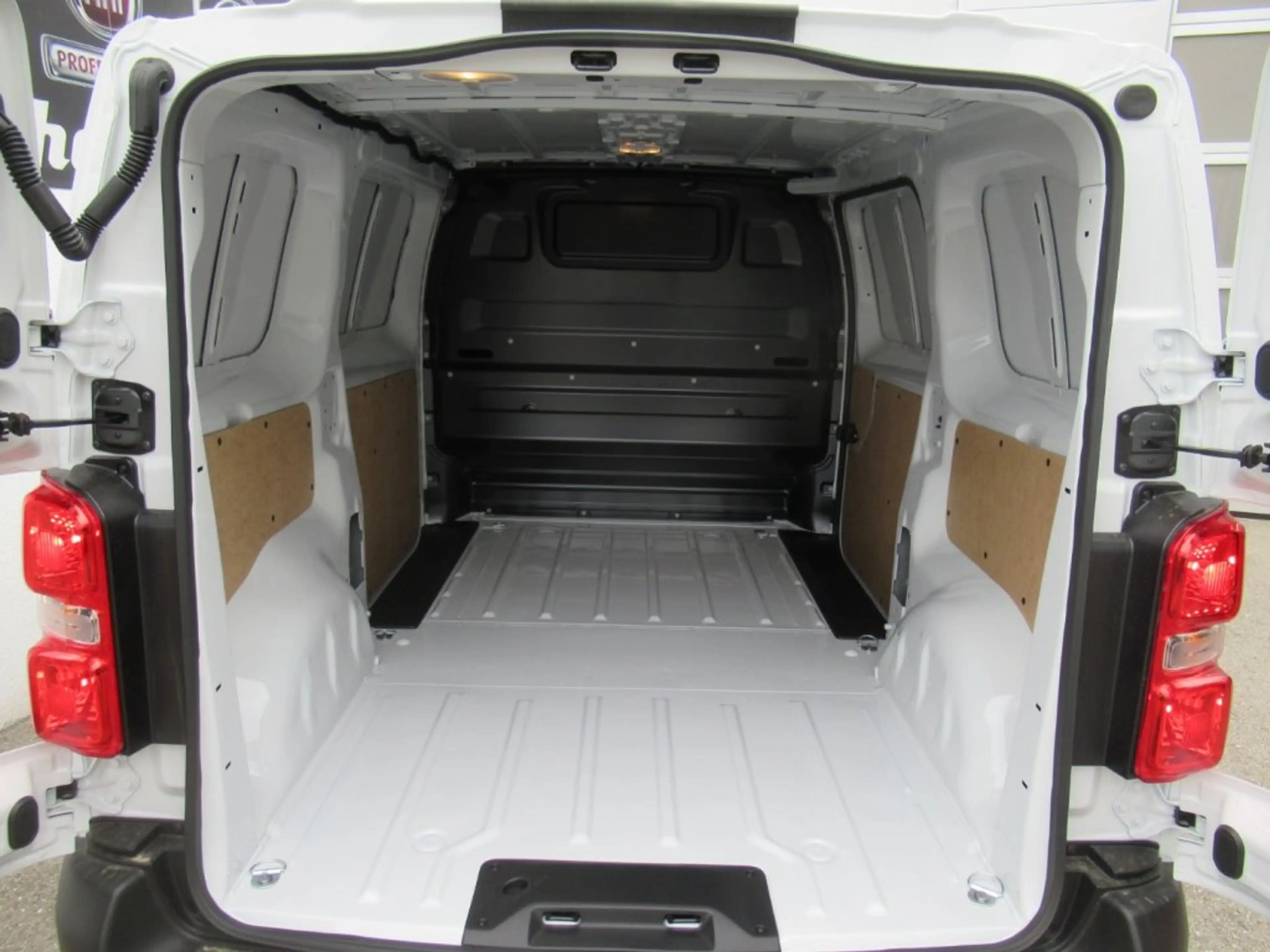 Fiat Scudo KW M BlueHDI 120 S&S — photo 7