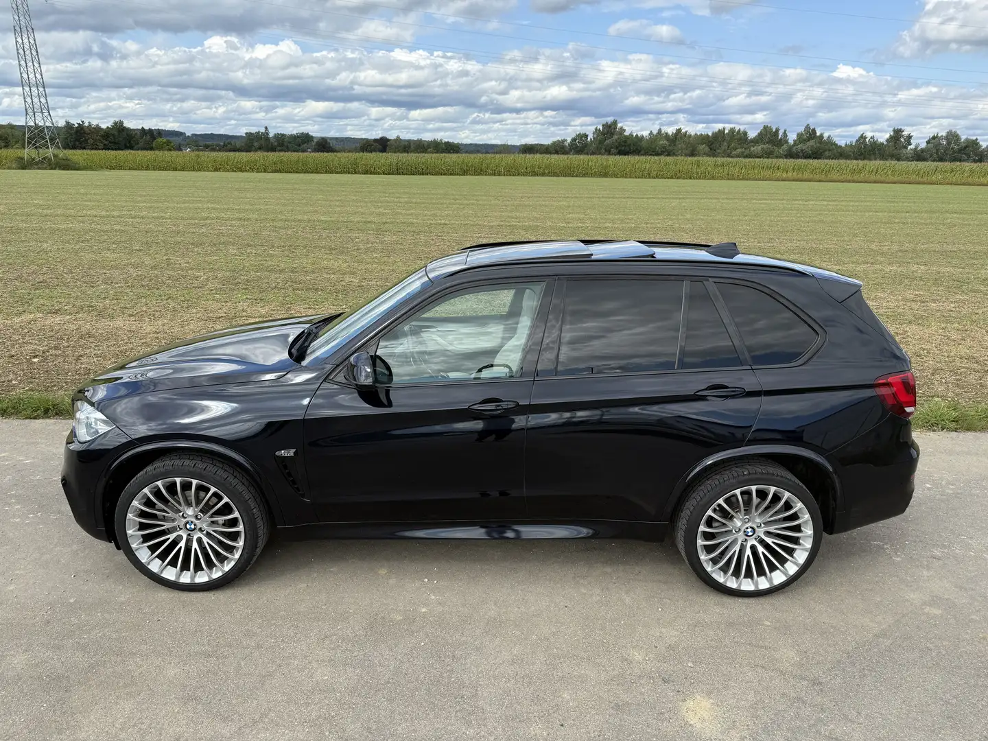 BMW X5 xDrive30d 7 Sitze M-Paket Sportpaket Head Up Pano Noir - 2