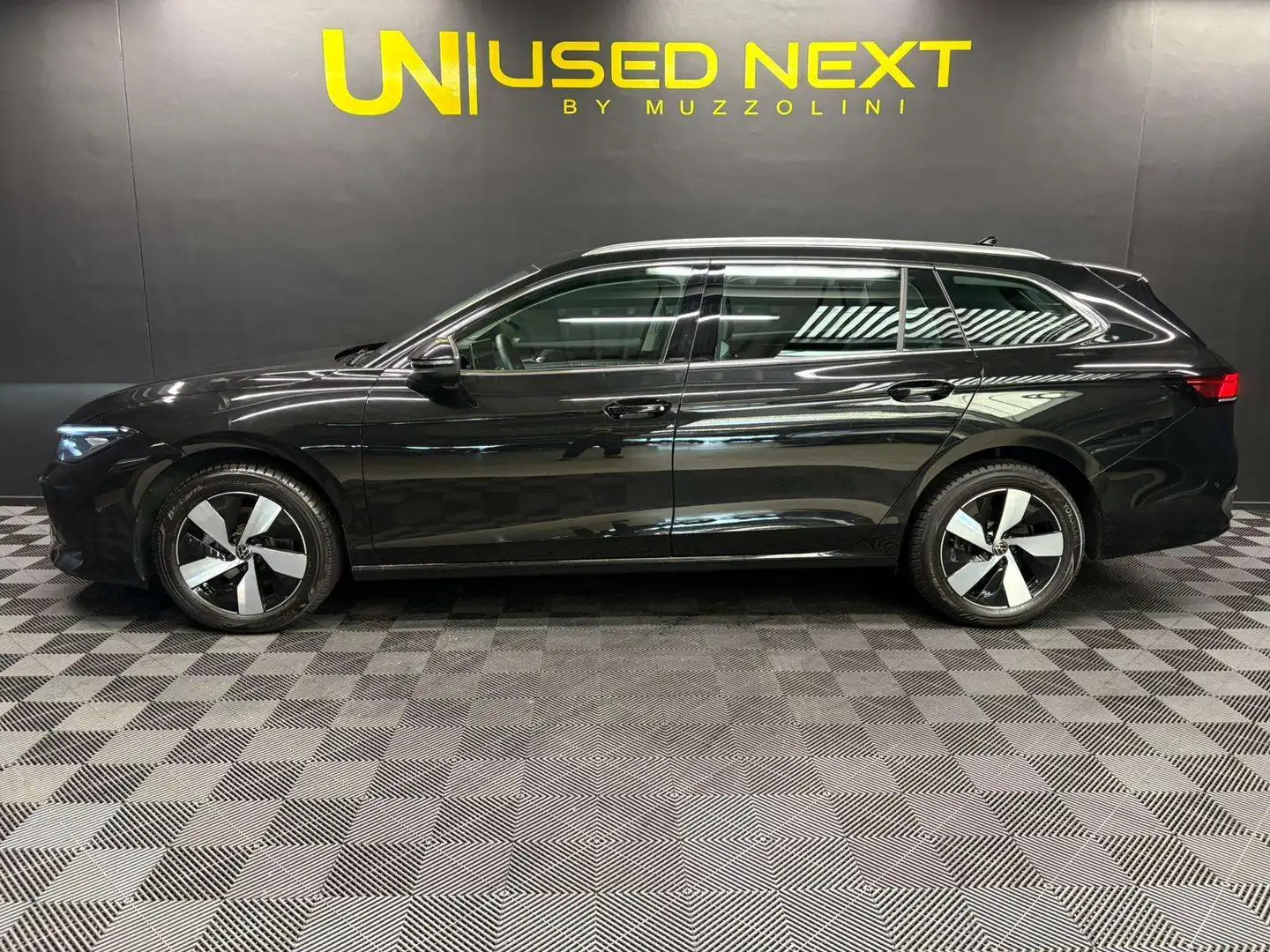 Volkswagen Passat Variant Business PLUS 1.5 eTSI 150 DSG FULL LIN... Negru - 2