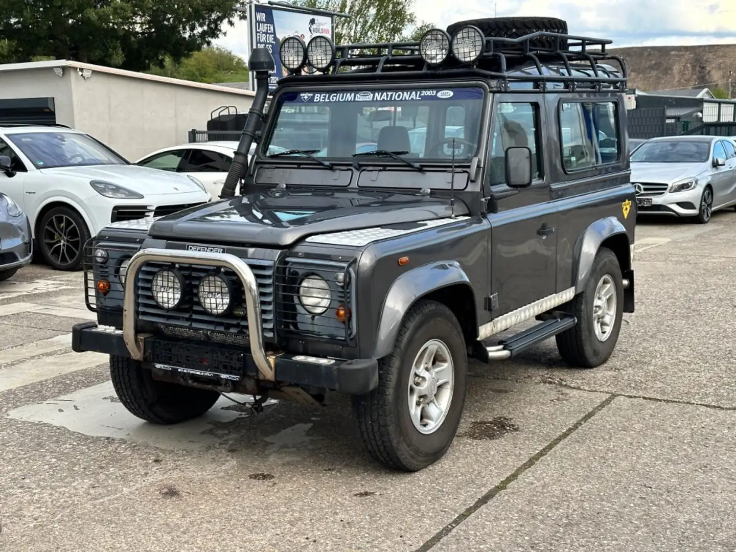 Land Rover Defender 90 E Station Wagon/Motor 2,5 Ltr. Schwarz - 1