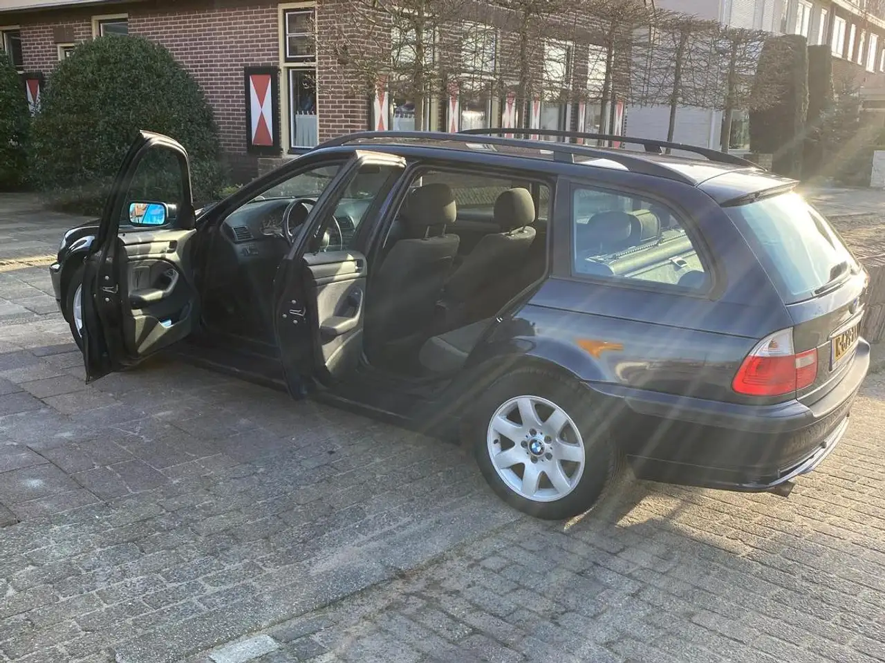BMW 330 318i, foto 3