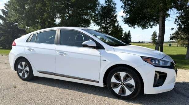 2019 Hyundai IONIQ ULTIMATE LOW KM LOCAL TRADE