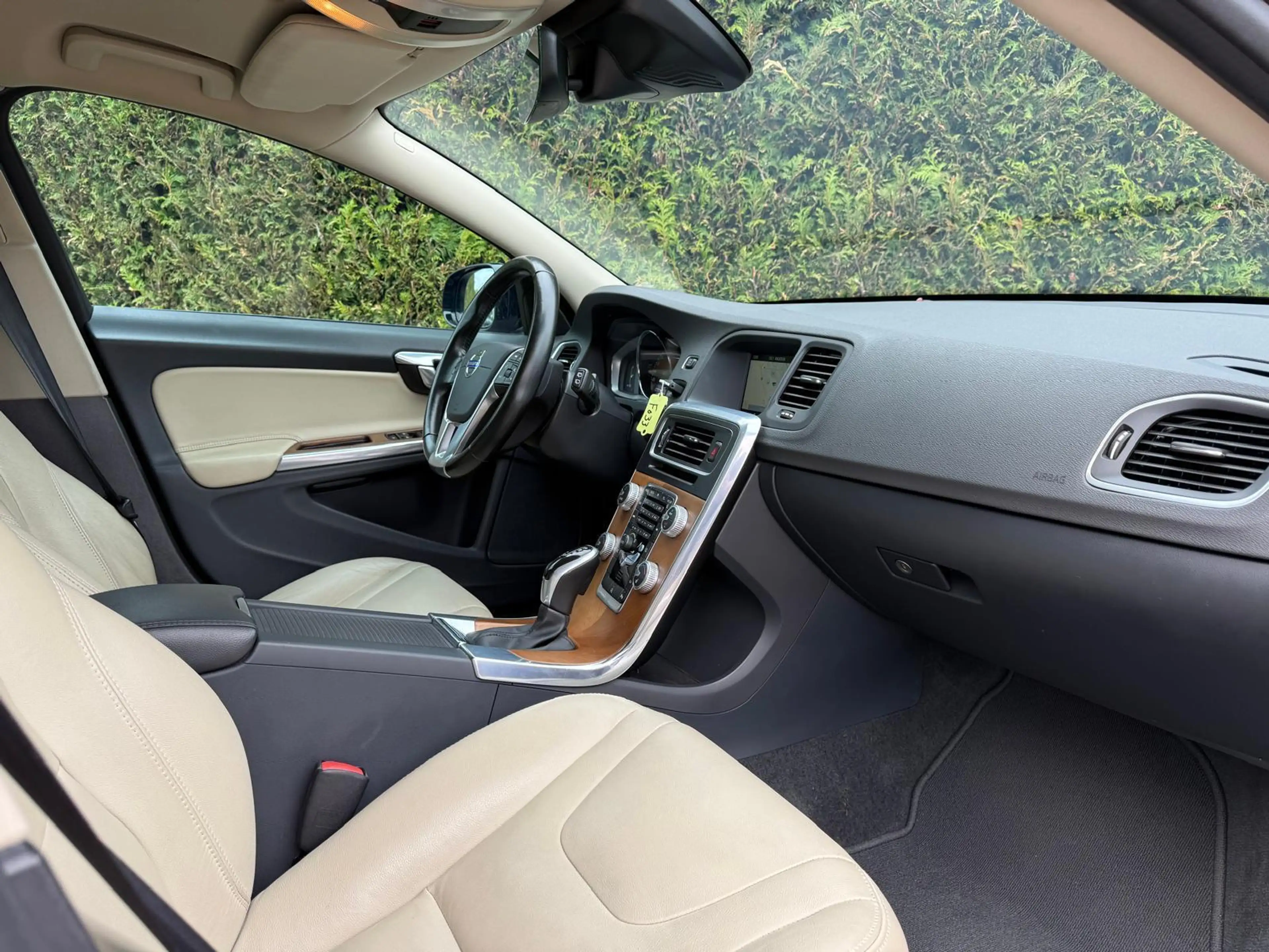 Volvo V60 Cross Country 2.0 T5 Summum — photo 3