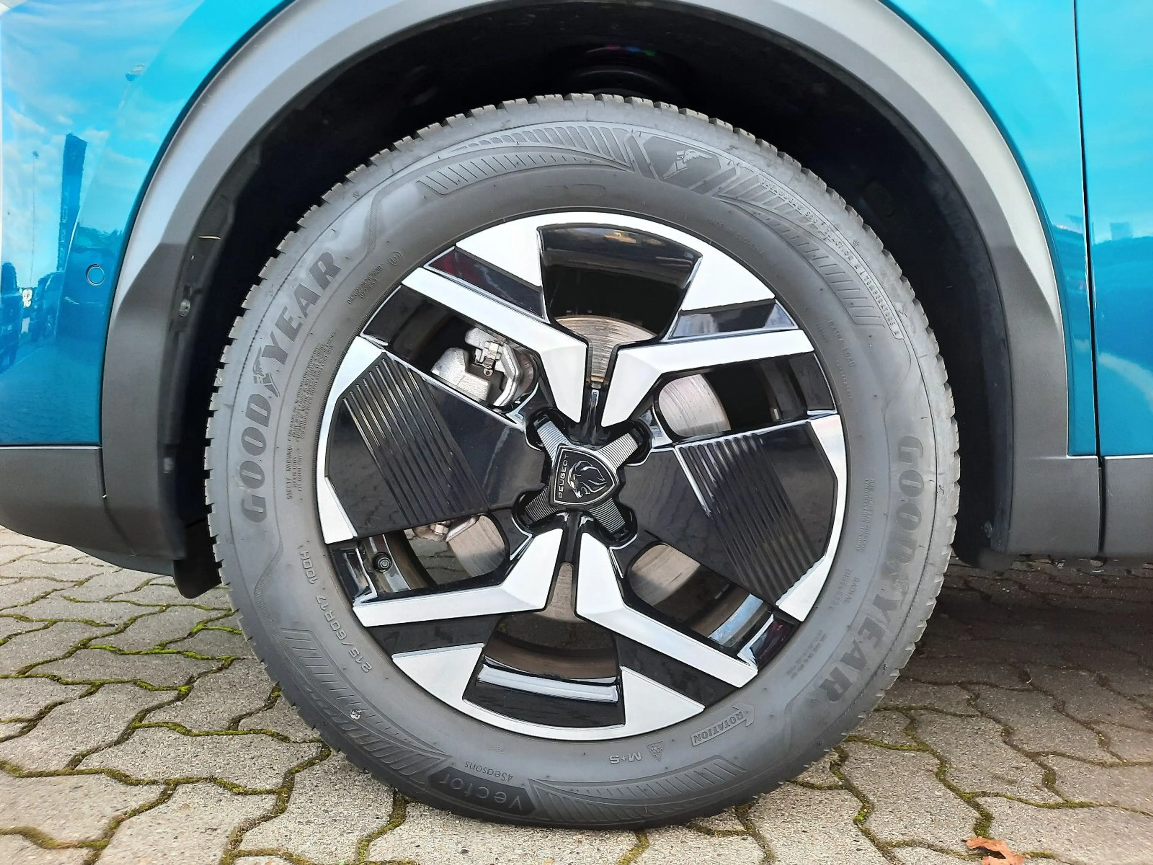 Peugeot 2008 GT eDSC SH NAVI ACC 360° KAMERA GJR — photo 6