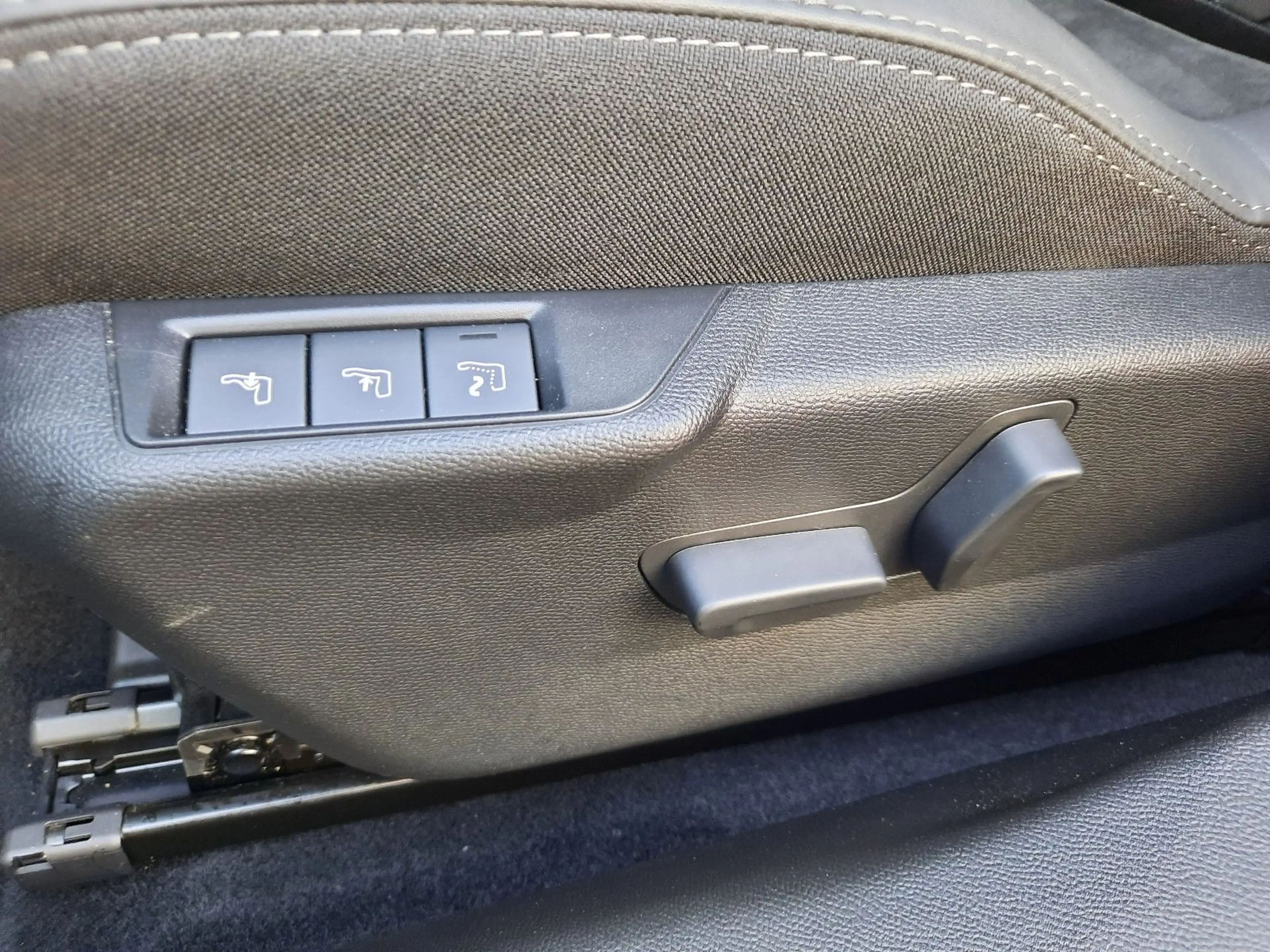 Peugeot 2008 GT eDSC SH NAVI ACC 360° KAMERA GJR — photo 13