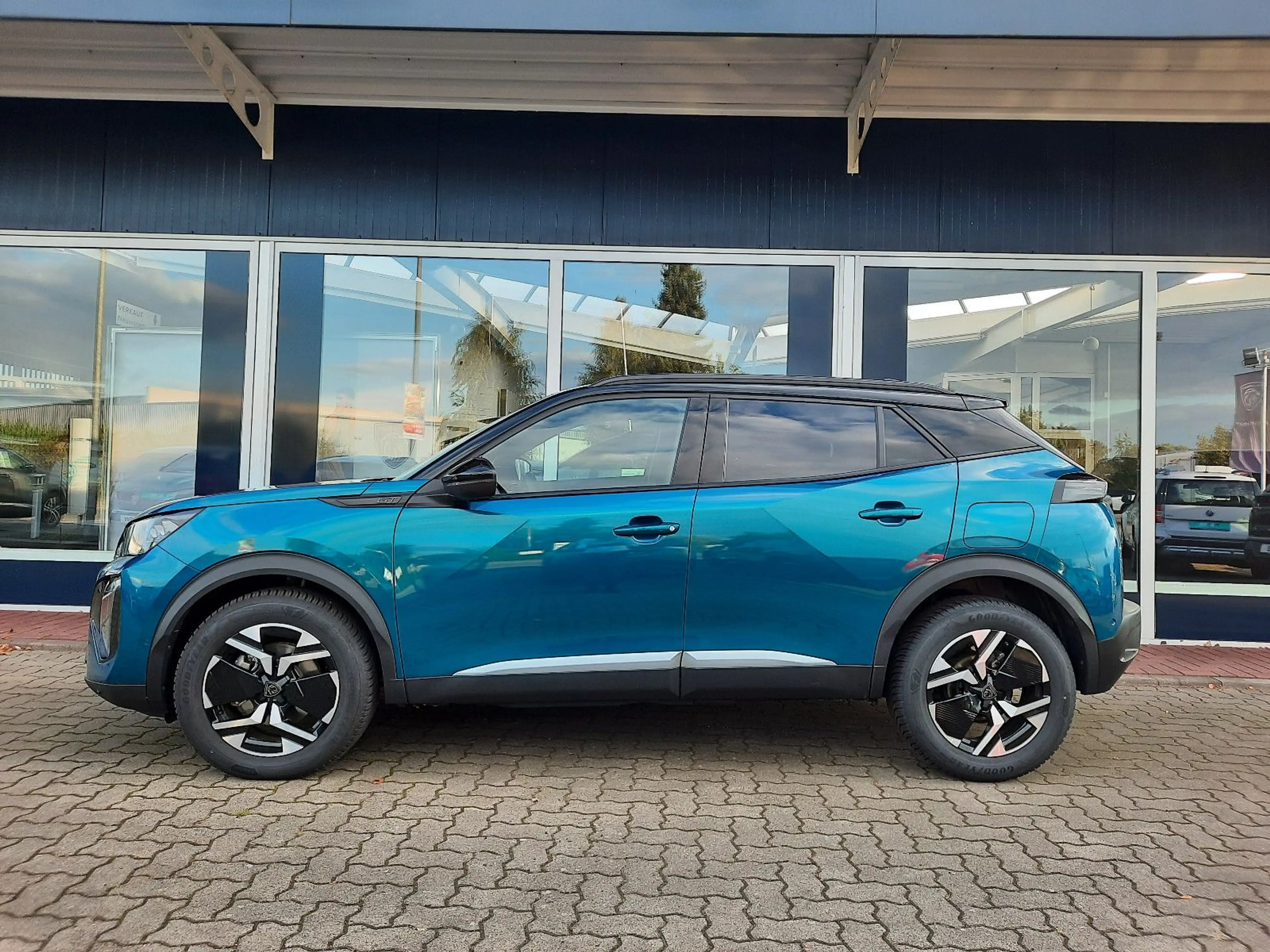 Peugeot 2008 GT eDSC SH NAVI ACC 360° KAMERA GJR — photo 4