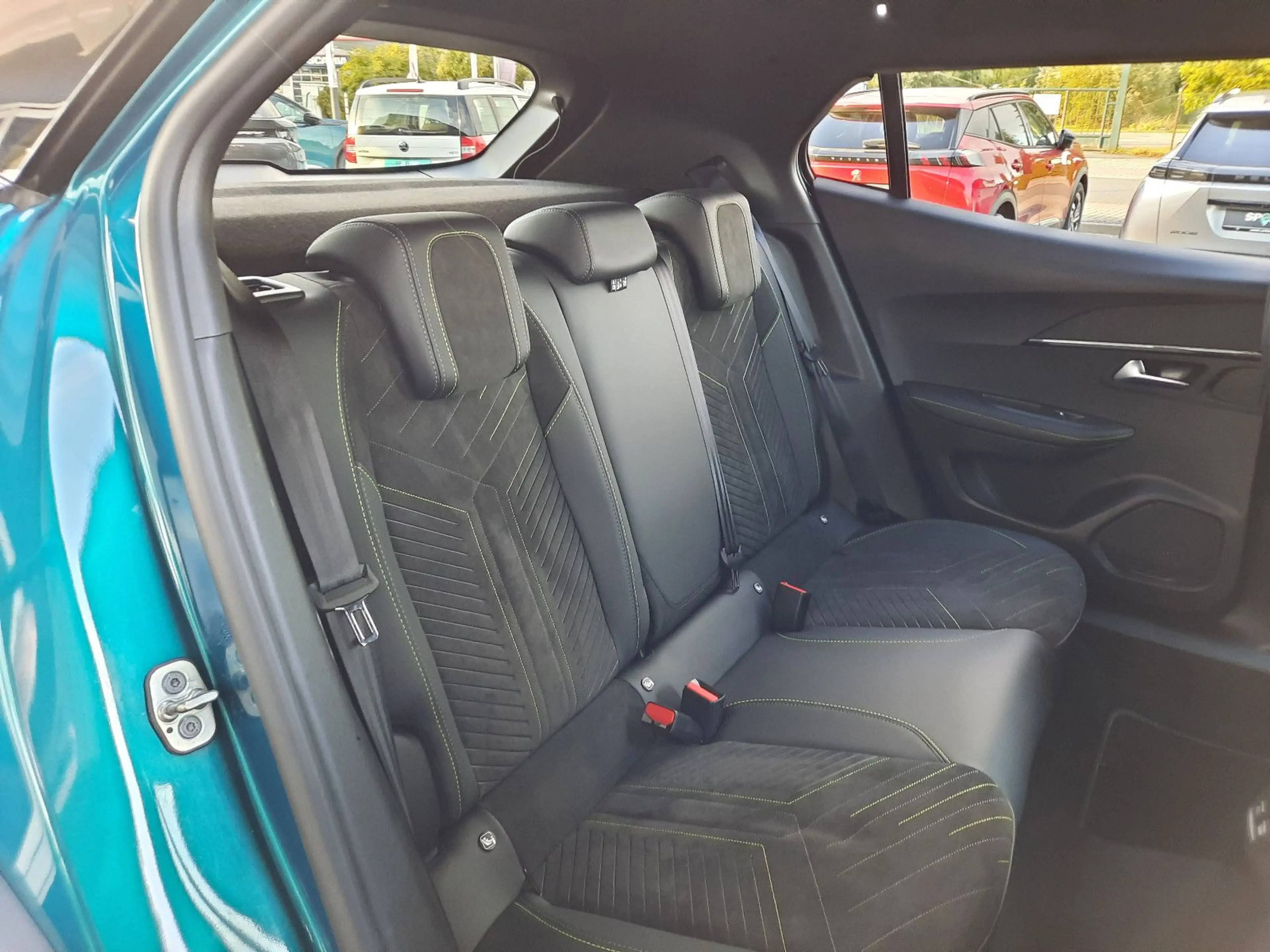 Peugeot 2008 GT eDSC SH NAVI ACC 360° KAMERA GJR — photo 14