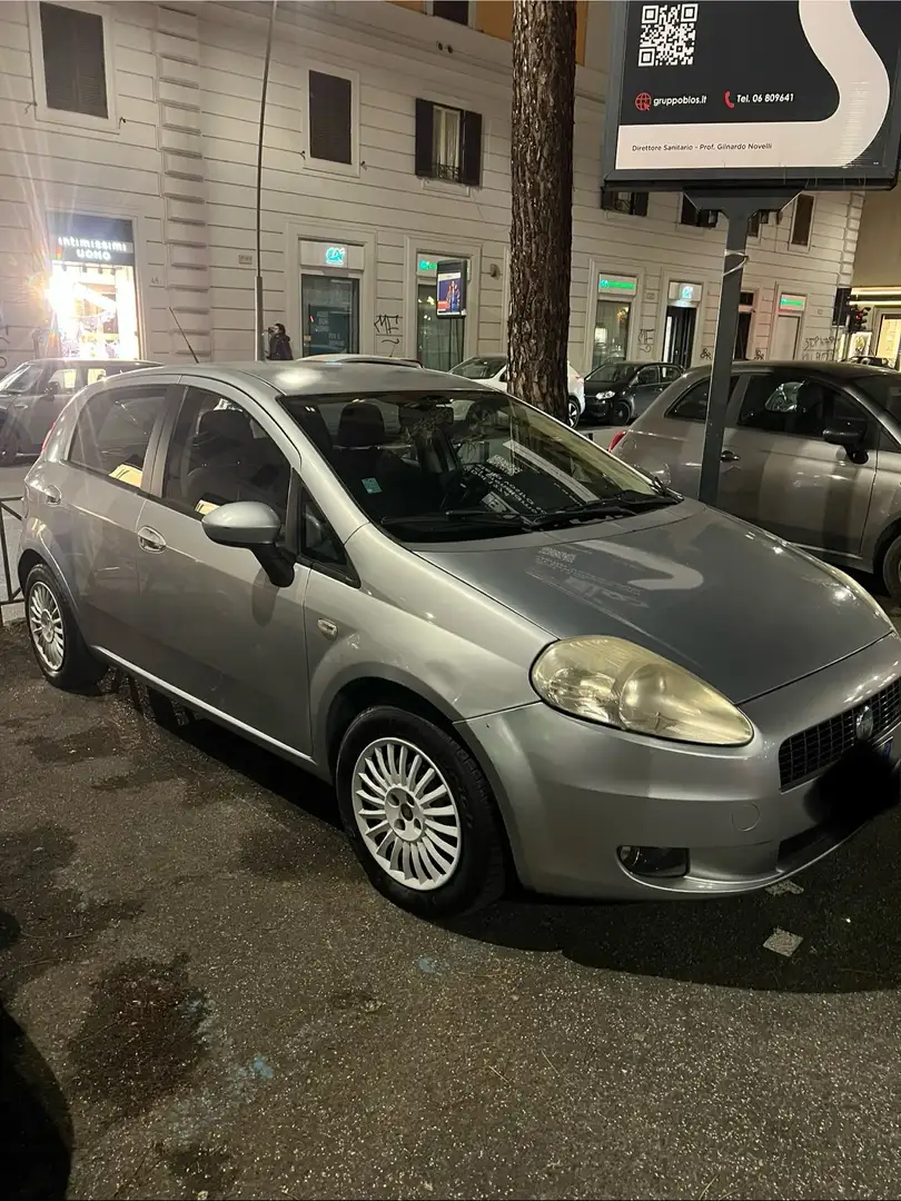 Fiat Grande Punto 5p 1.3 mjt 16v Dynamic c/esp 75cv. - 2