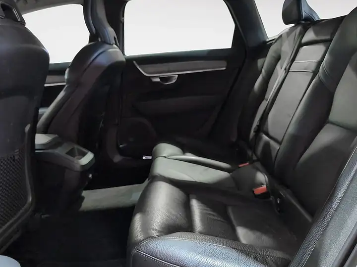 Volvo V90 Cross Country 2021, foto 10