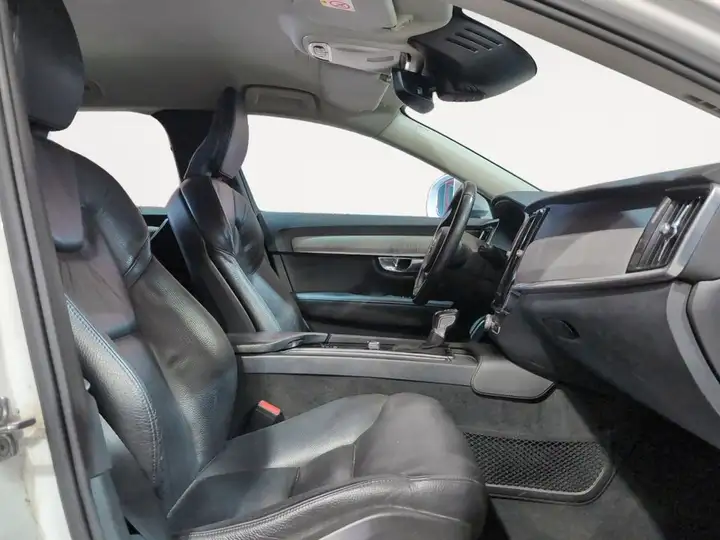 Volvo V90 Cross Country 2021, foto 11