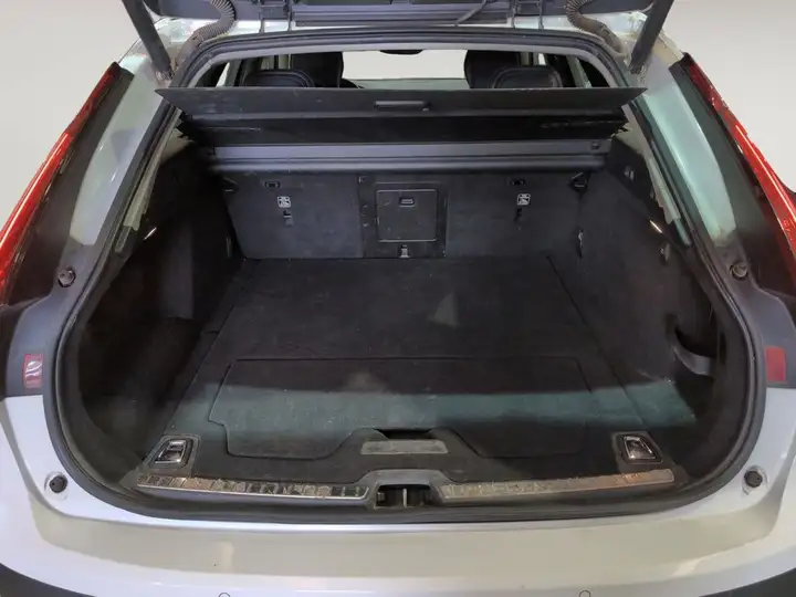 Volvo V90 Cross Country 2021, foto 12
