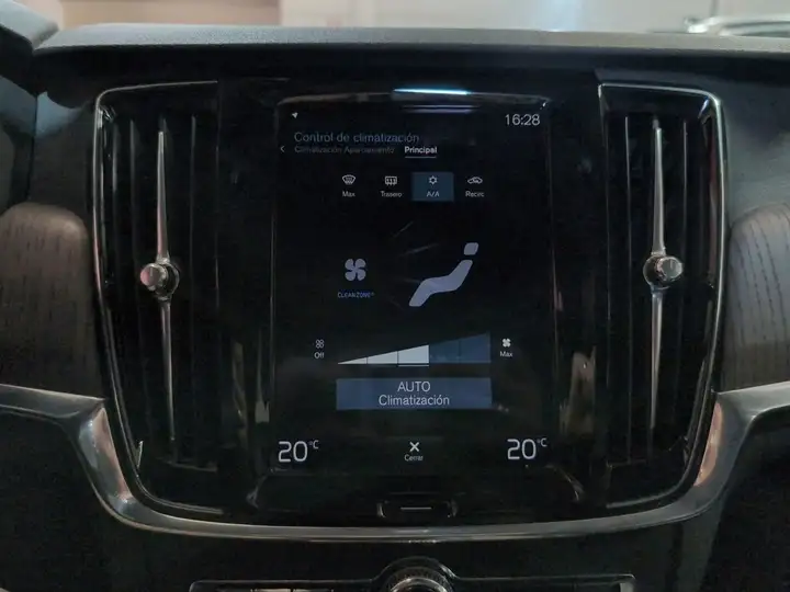 Volvo V90 Cross Country 2021, foto 20