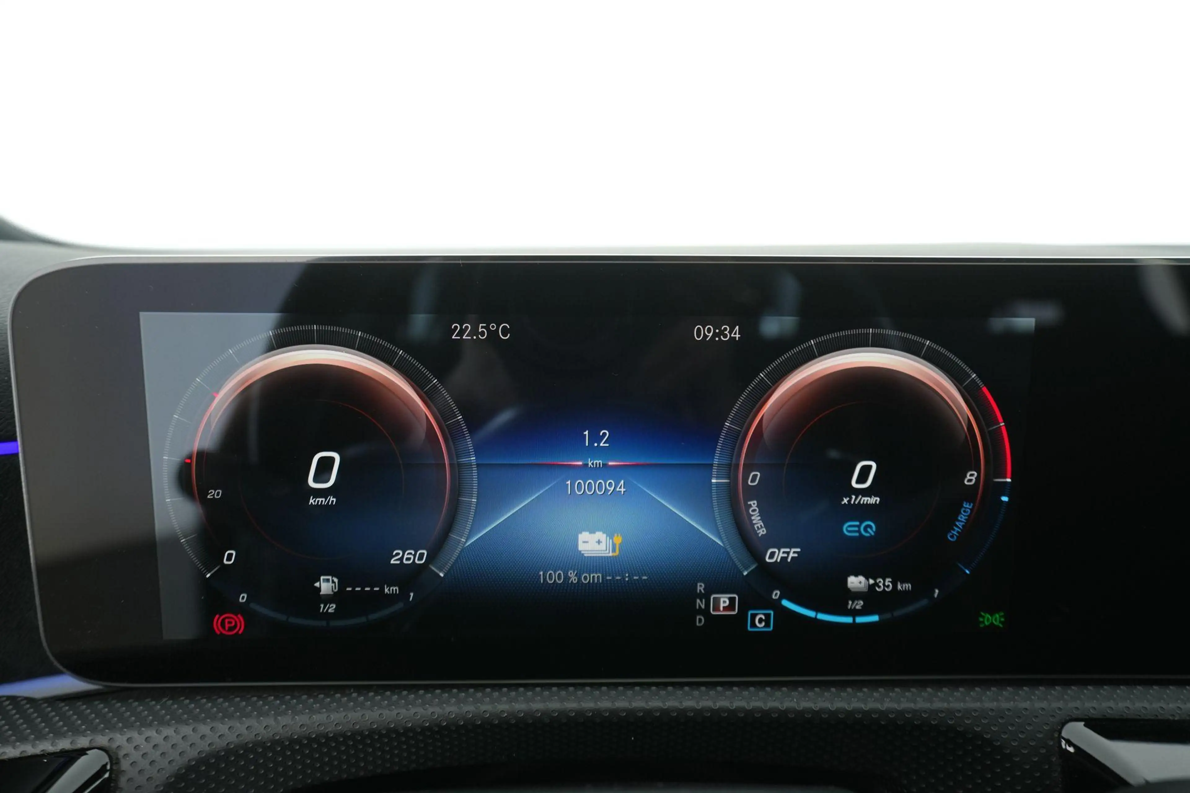Mercedes-Benz A 250 A 250e AMG Line — photo 5