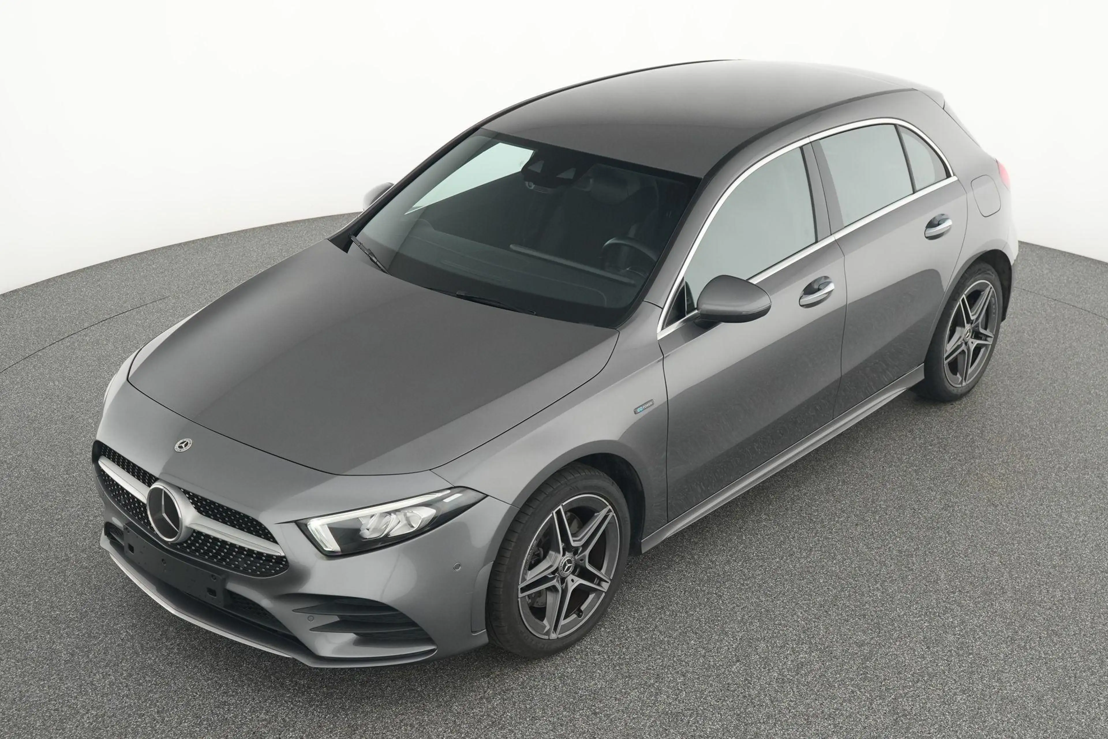 Mercedes-Benz A 250 A 250e AMG Line — photo 2