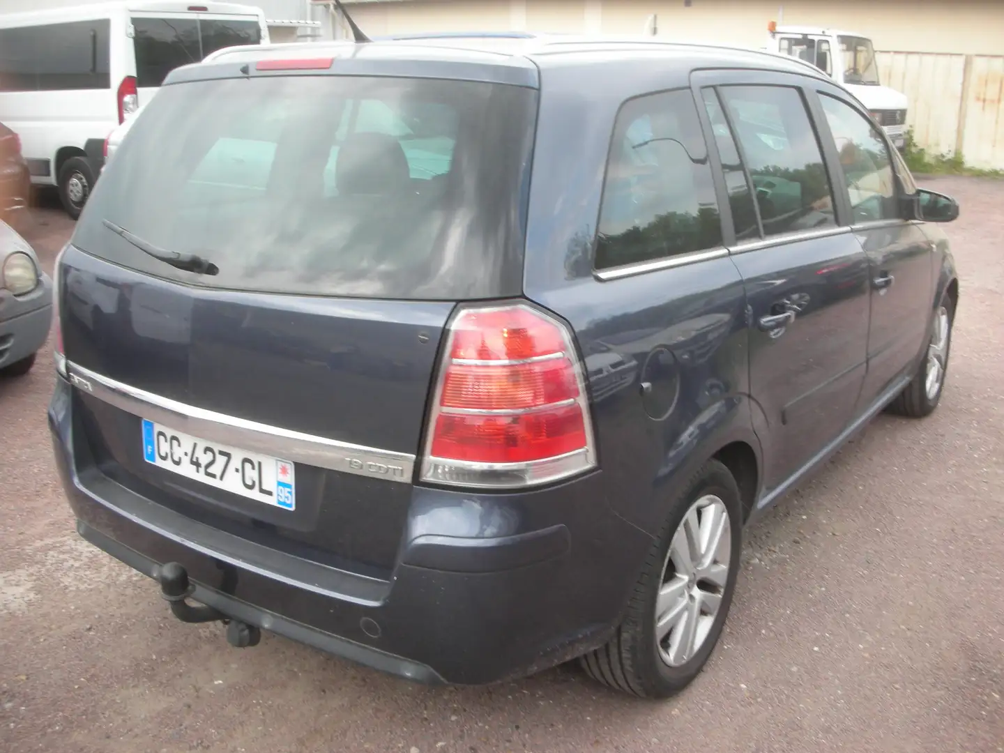 Opel Zafira Zafira 1.9 CDTI 120 ch FAP Enjoy Gris - 2