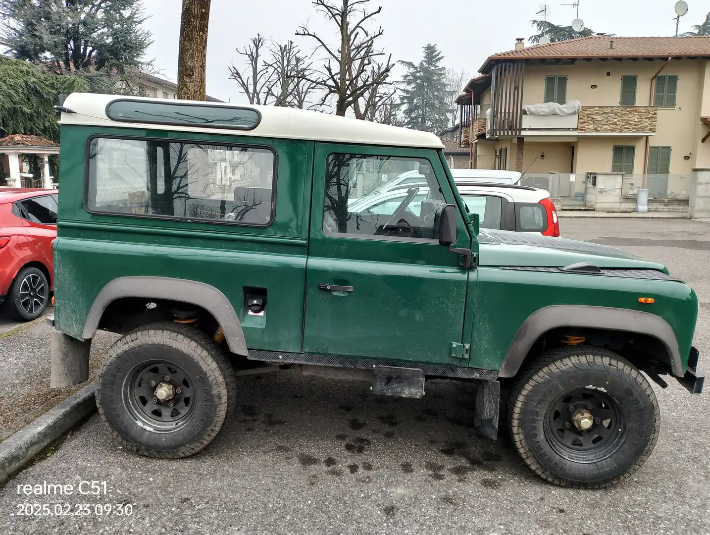 Land Rover Defender 90 2.5 td Hard Top zelena - 2