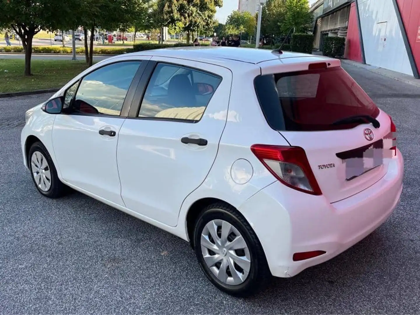 Toyota Yaris 1.4 - 90 D-4D FAP Millenium Weiß - 2