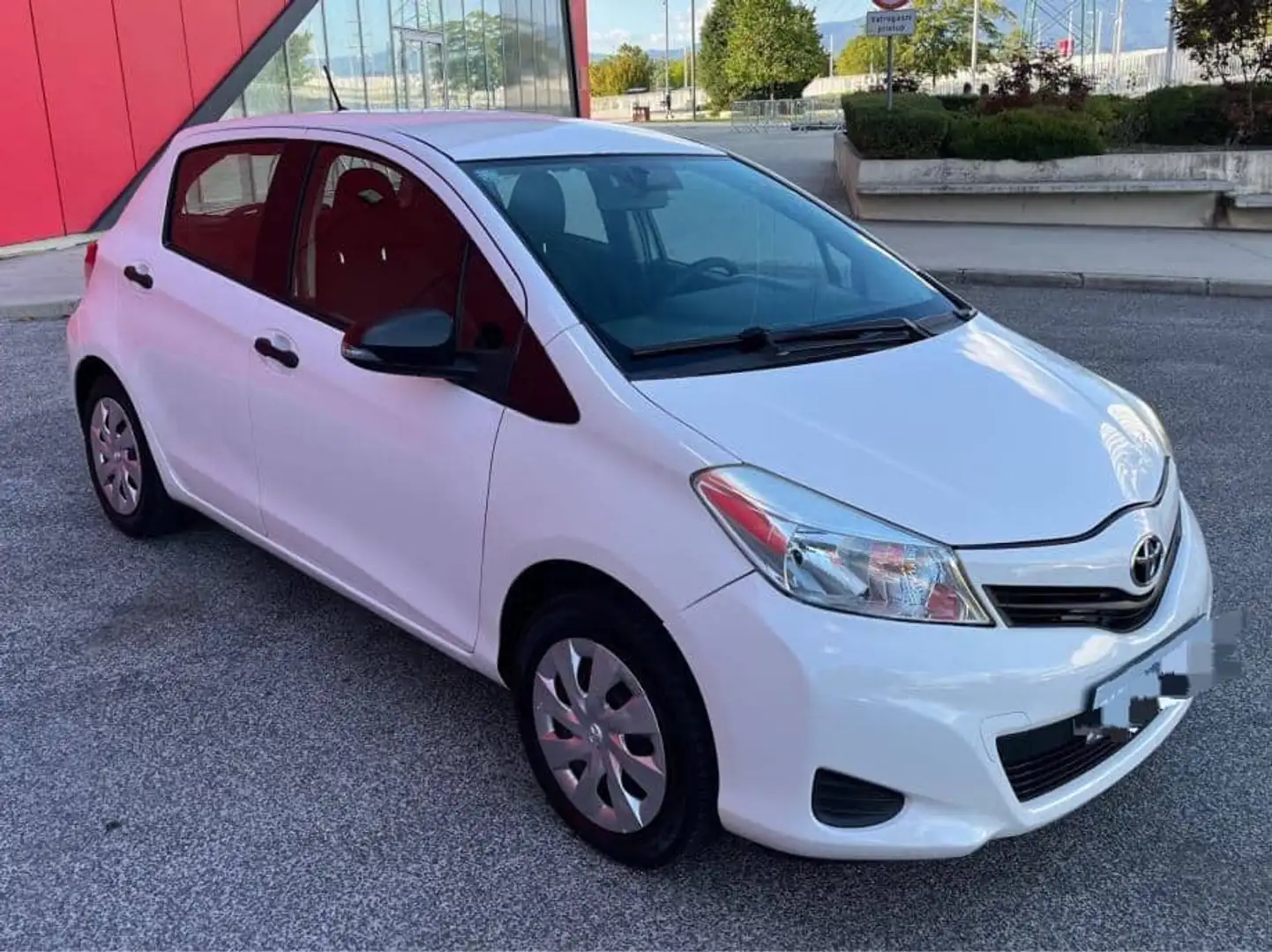 Toyota Yaris 1.4 - 90 D-4D FAP Millenium Weiß - 1