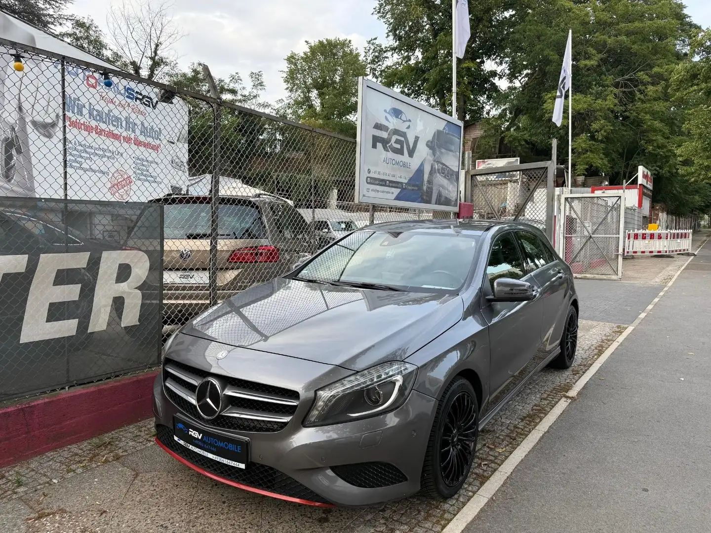 Mercedes-Benz A 220 A -Klasse A 220 CDI / d BE*AUTOMATIK*Bi-Xenon Grigio - 1