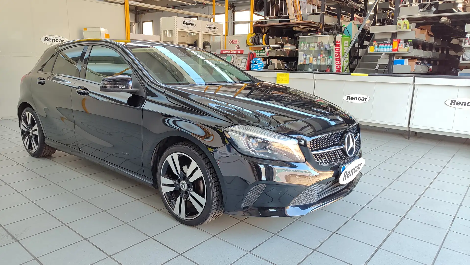 Mercedes-Benz A 180 Classe A - W176 d Sport Next auto Schwarz - 1