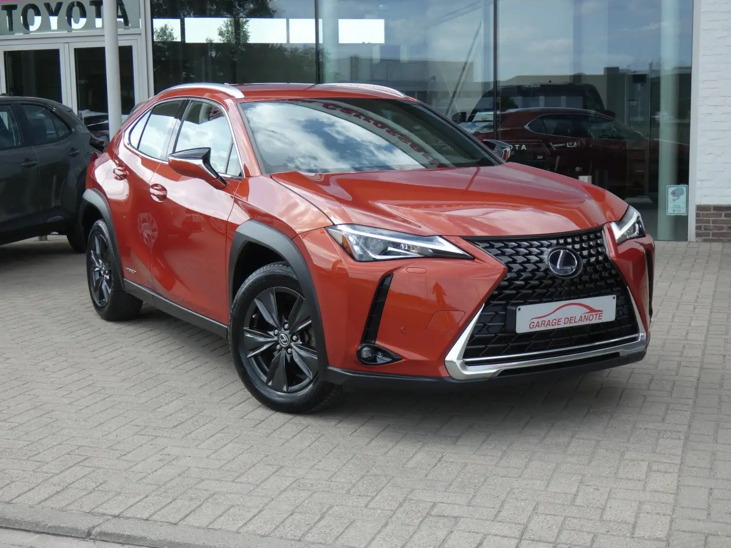 Lexus UX 250h HYBRID *Trekhaak* +LEDER +Zetelverwarming Orange - 2
