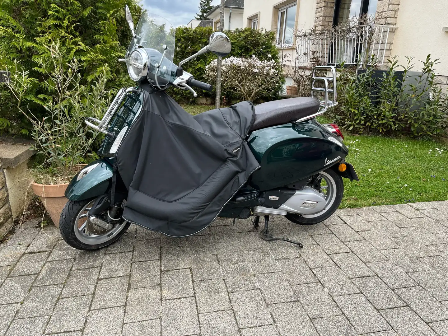 Vespa Primavera 125 edition Touring Verde - 1