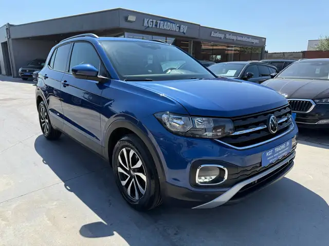 Volkswagen T-Cross view 3