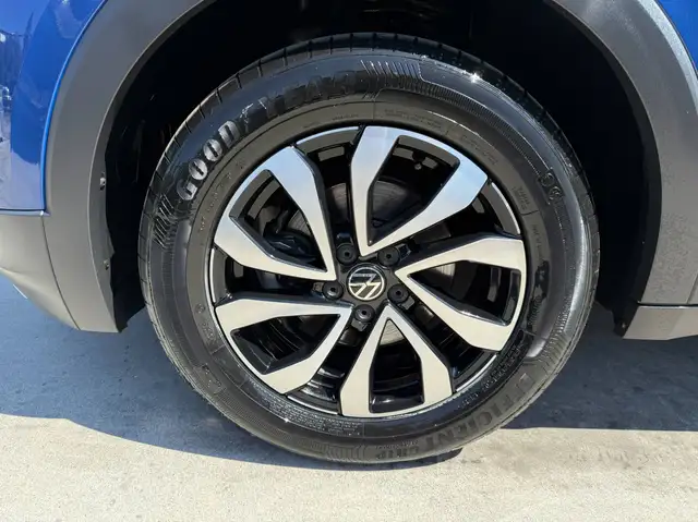 Volkswagen T-Cross view 11