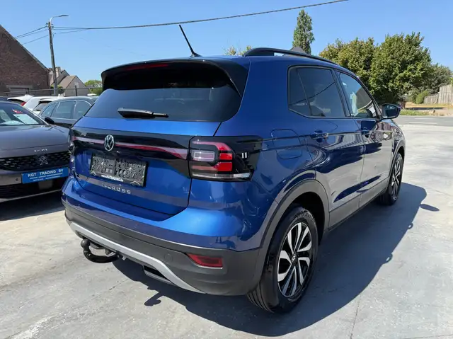 Volkswagen T-Cross view 5