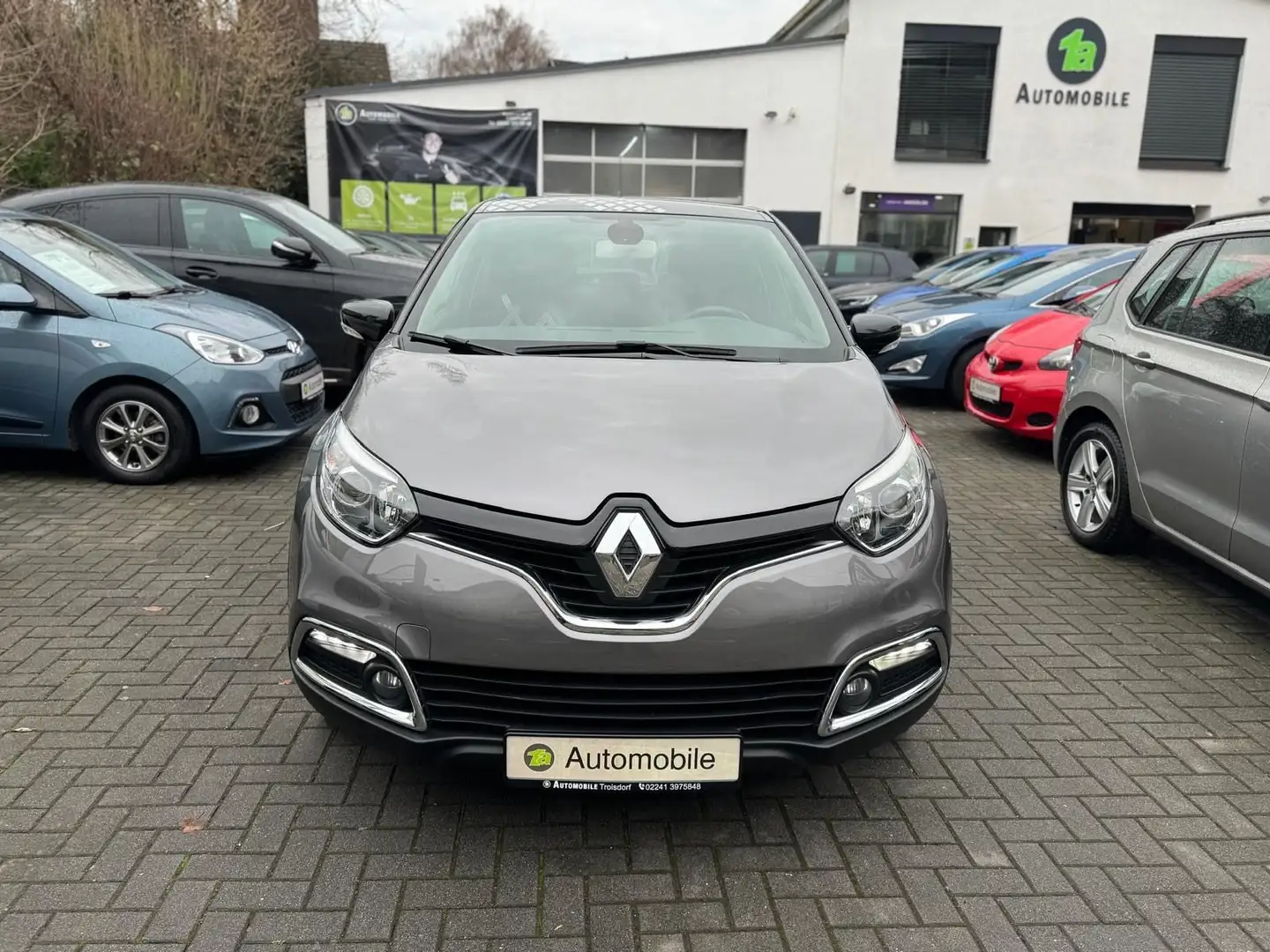 Renault Captur Intens*NAVI*SHZ*PDC*KAM*AUTOMATIK Grijs - 2