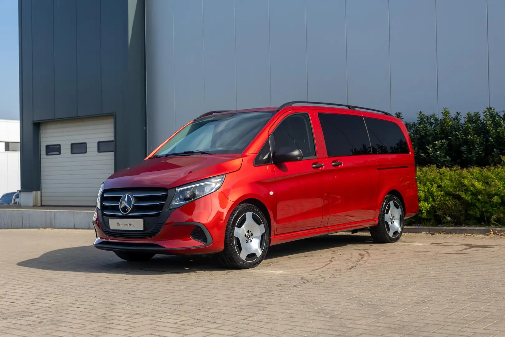 Mercedes-Benz Vito Tourer 124 CDI Select L2 9G-Tronic AIRMATIC, 360°- Rouge - 1