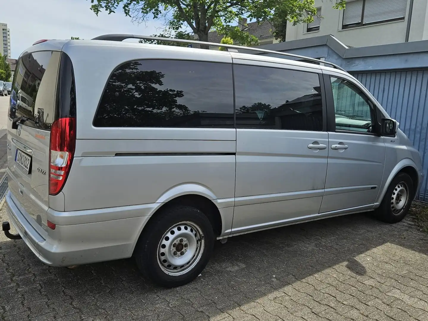 Mercedes-Benz Viano Viano 2.2 CDI DPF lang Automatik Avantgarde Grand Argintiu - 2