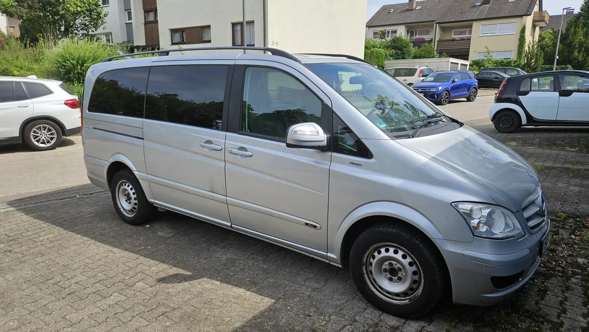 Mercedes-Benz Viano Viano 2.2 CDI DPF lang Automatik Avantgarde Grand Argintiu - 1