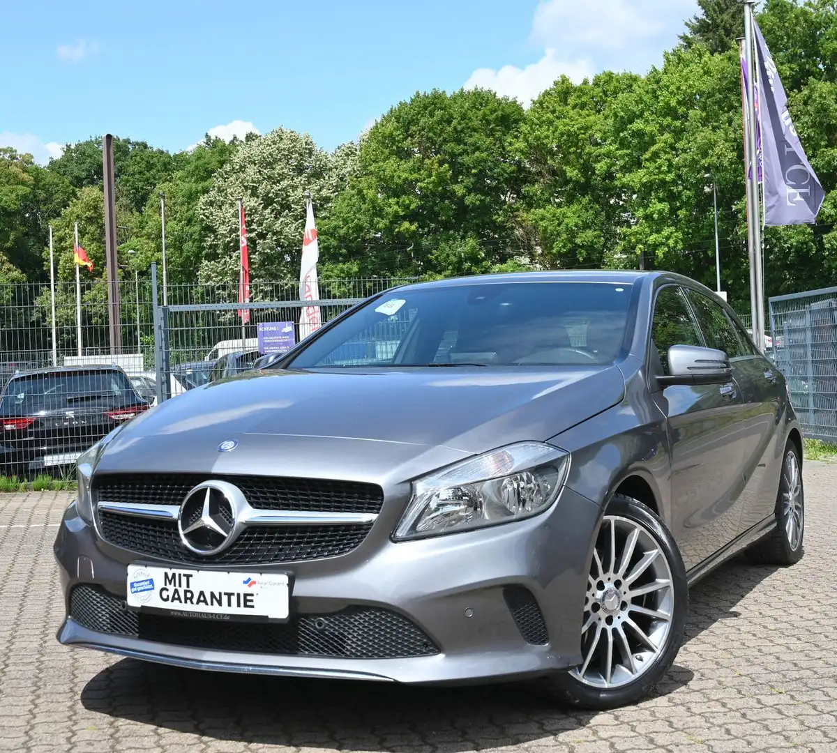 Mercedes-Benz A 180 Urban BE 18Zoll AMG Alu Navi Autom. Grey - 1