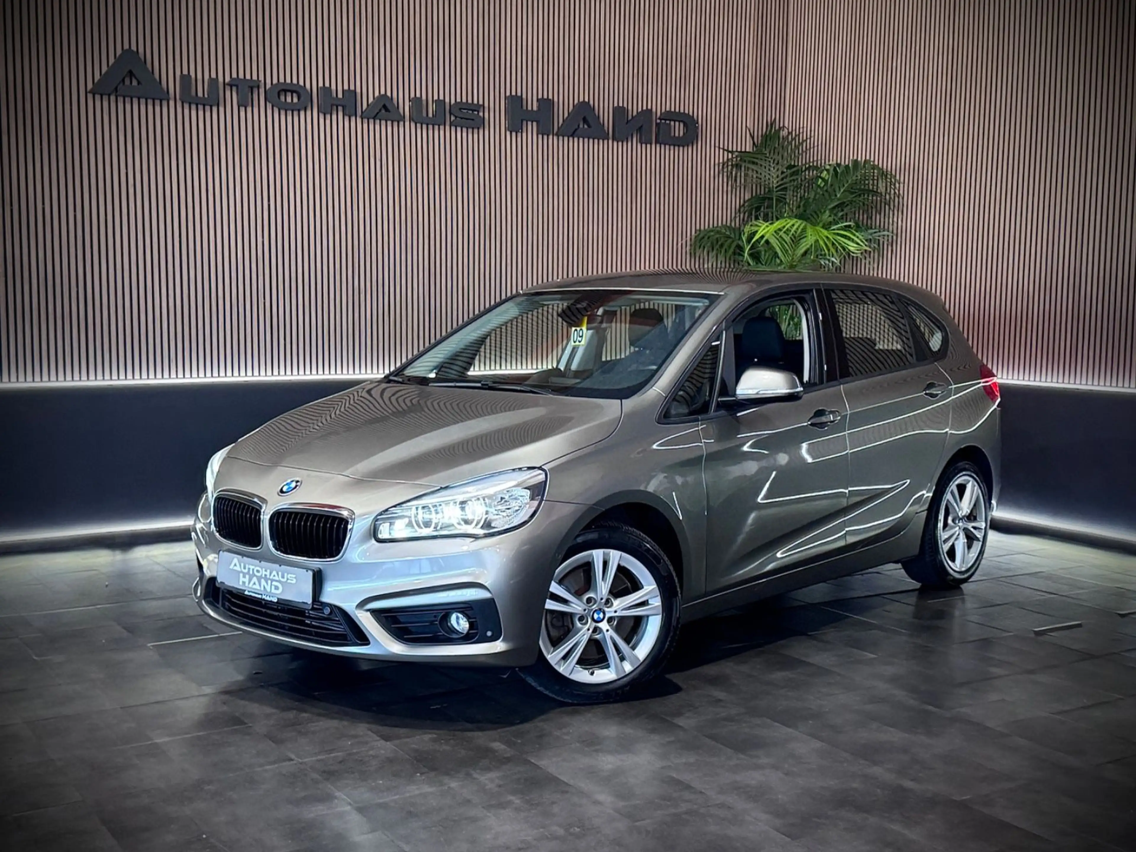 BMW 225 225i*ACTIVE TOURER*xDRIVE*ADVANTAGE*LED*PDC v+h*