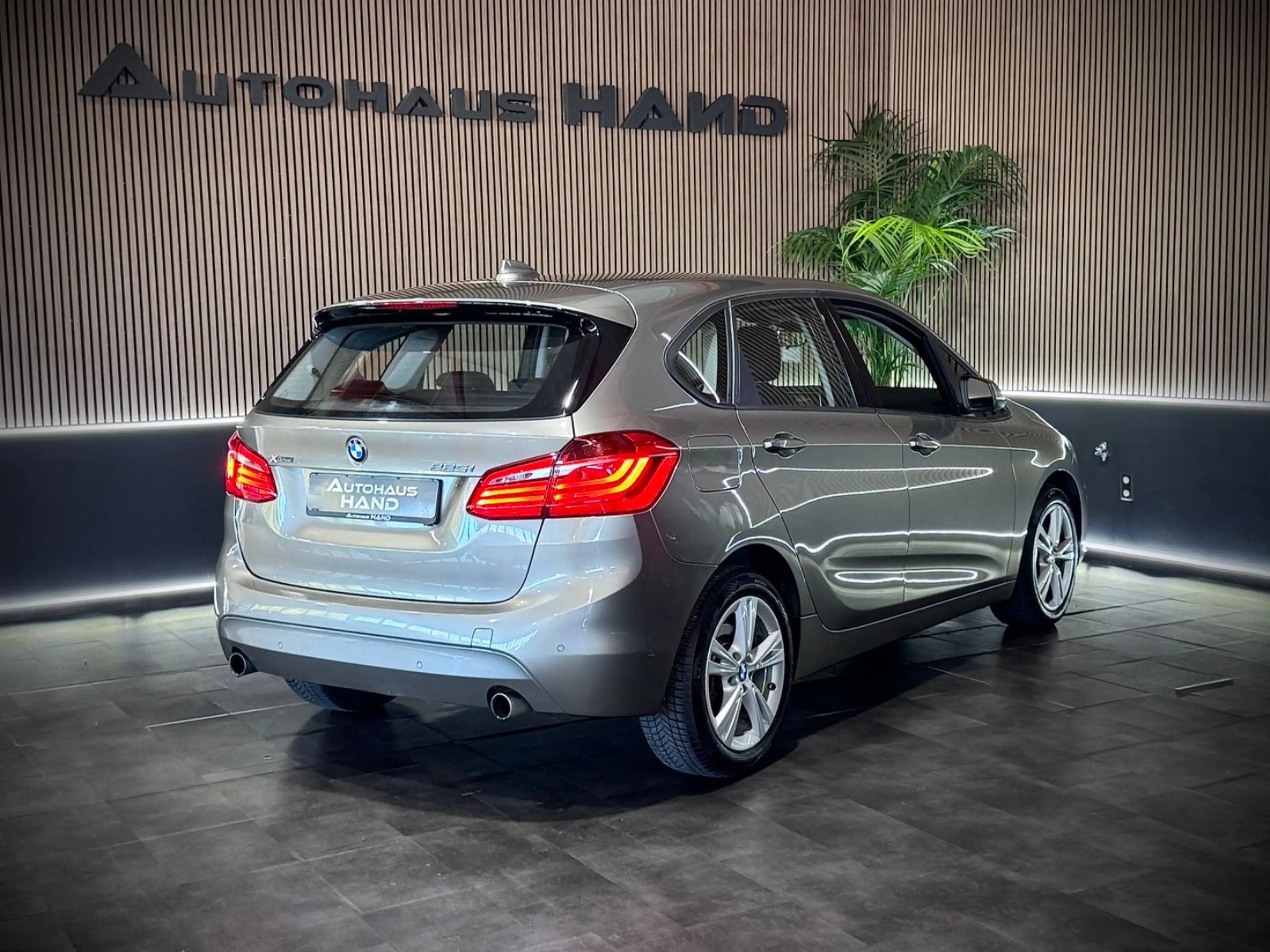 BMW 225 225i*ACTIVE TOURER*xDRIVE*ADVANTAGE*LED*PDC v+h* — photo 6