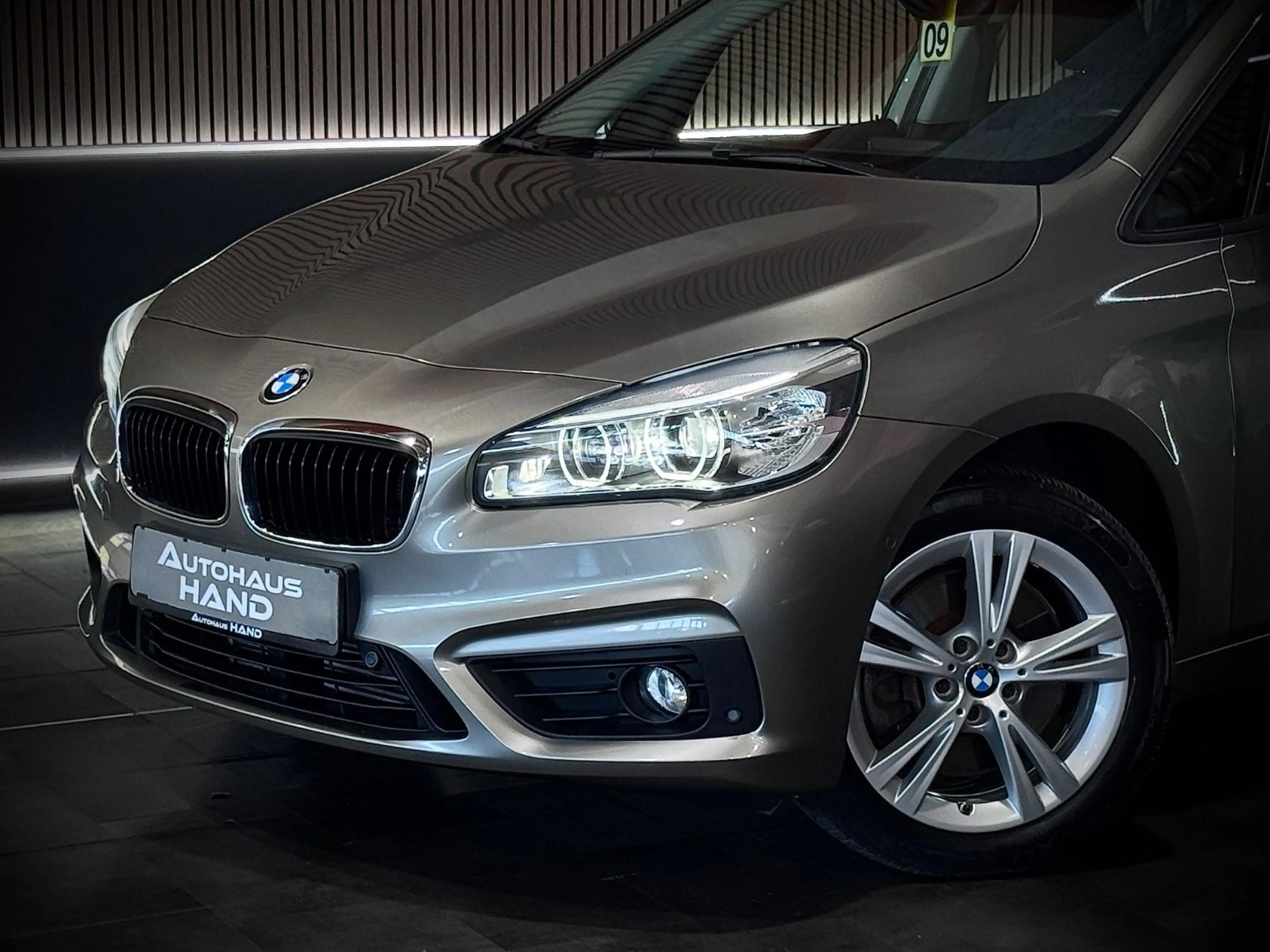BMW 225 225i*ACTIVE TOURER*xDRIVE*ADVANTAGE*LED*PDC v+h* — photo 2