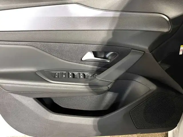 Peugeot 308 view 10