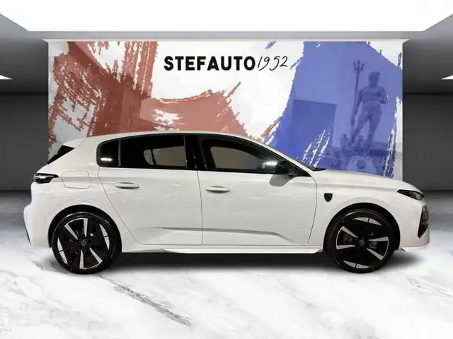 Peugeot 308 view 2