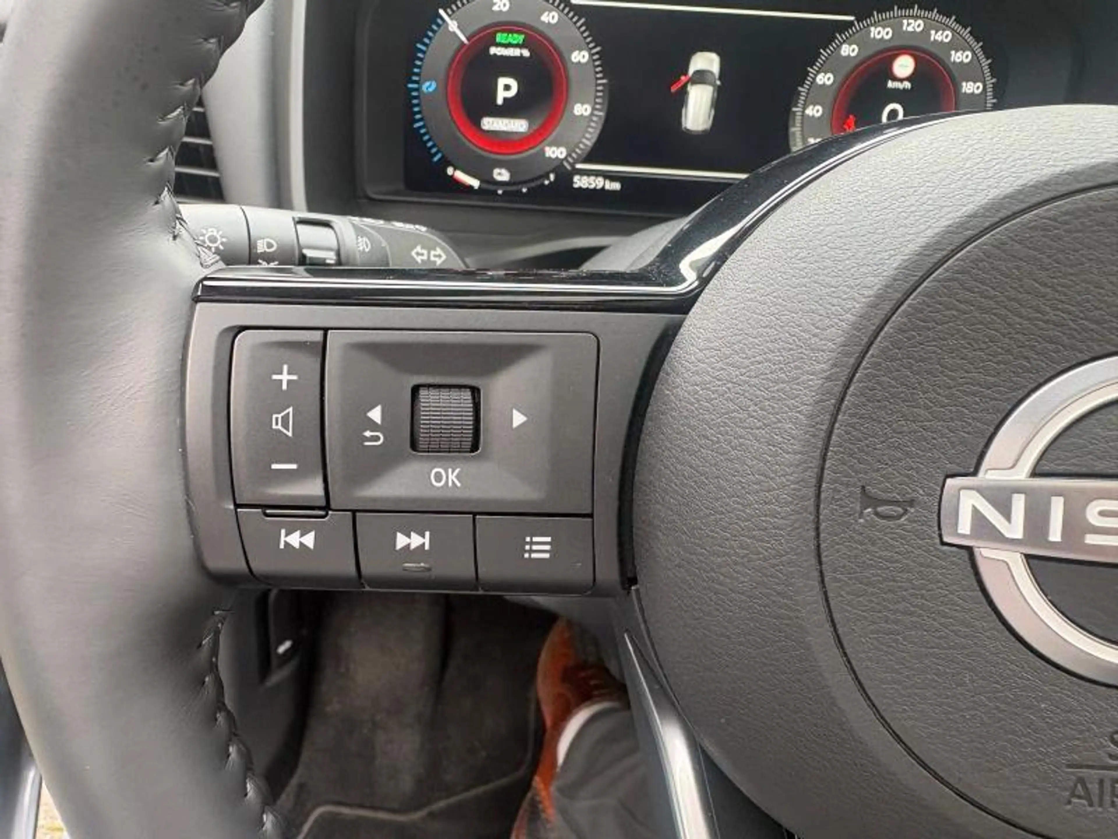 Nissan X-Trail ePower 2WD TEKNA + Glass Roof — photo 14