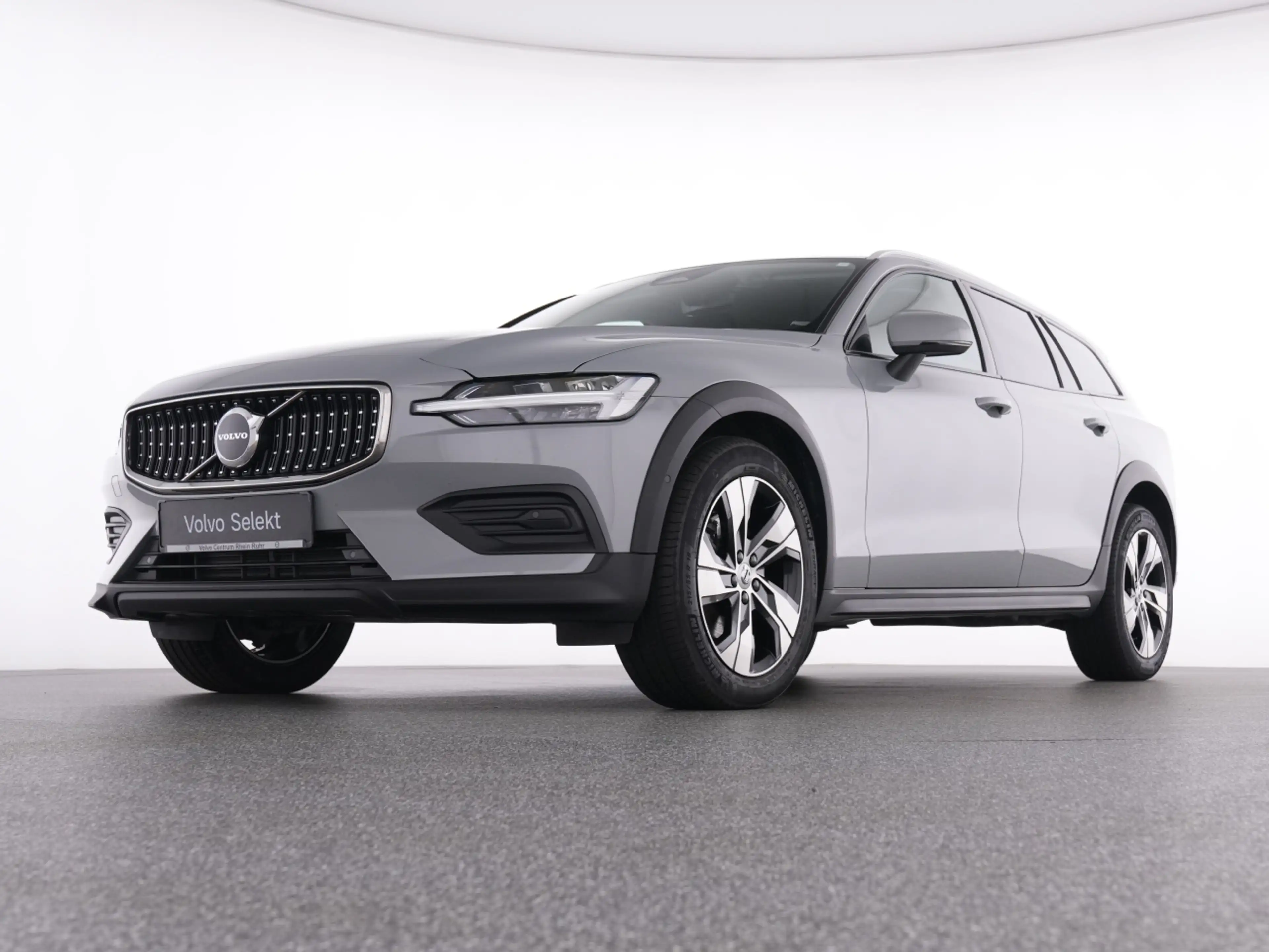 Volvo V60 Cross Country B4 AWD  PLUS FAP+WINTERPAK — photo 7