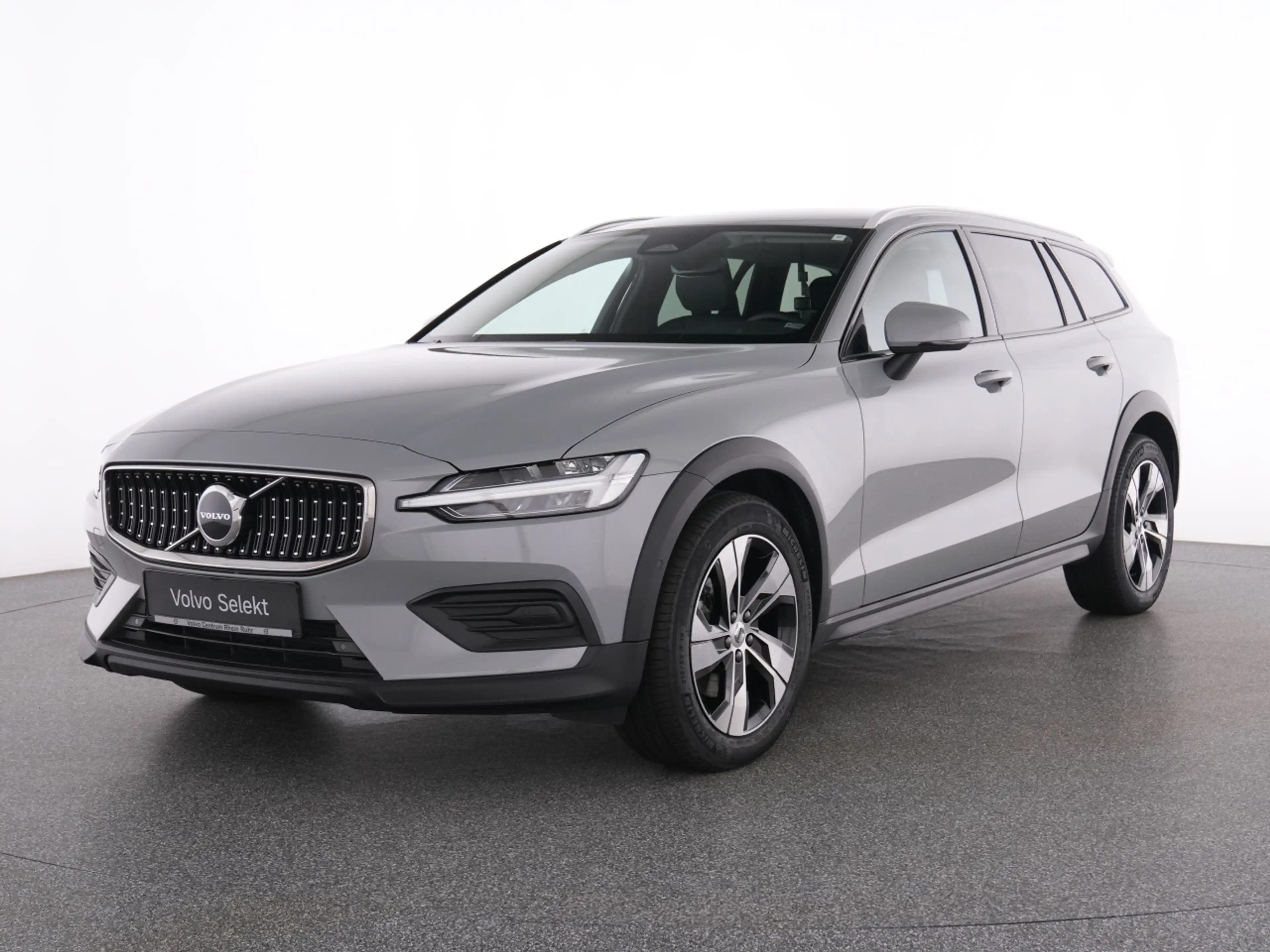 Volvo V60 Cross Country B4 AWD  PLUS FAP+WINTERPAK — photo 2