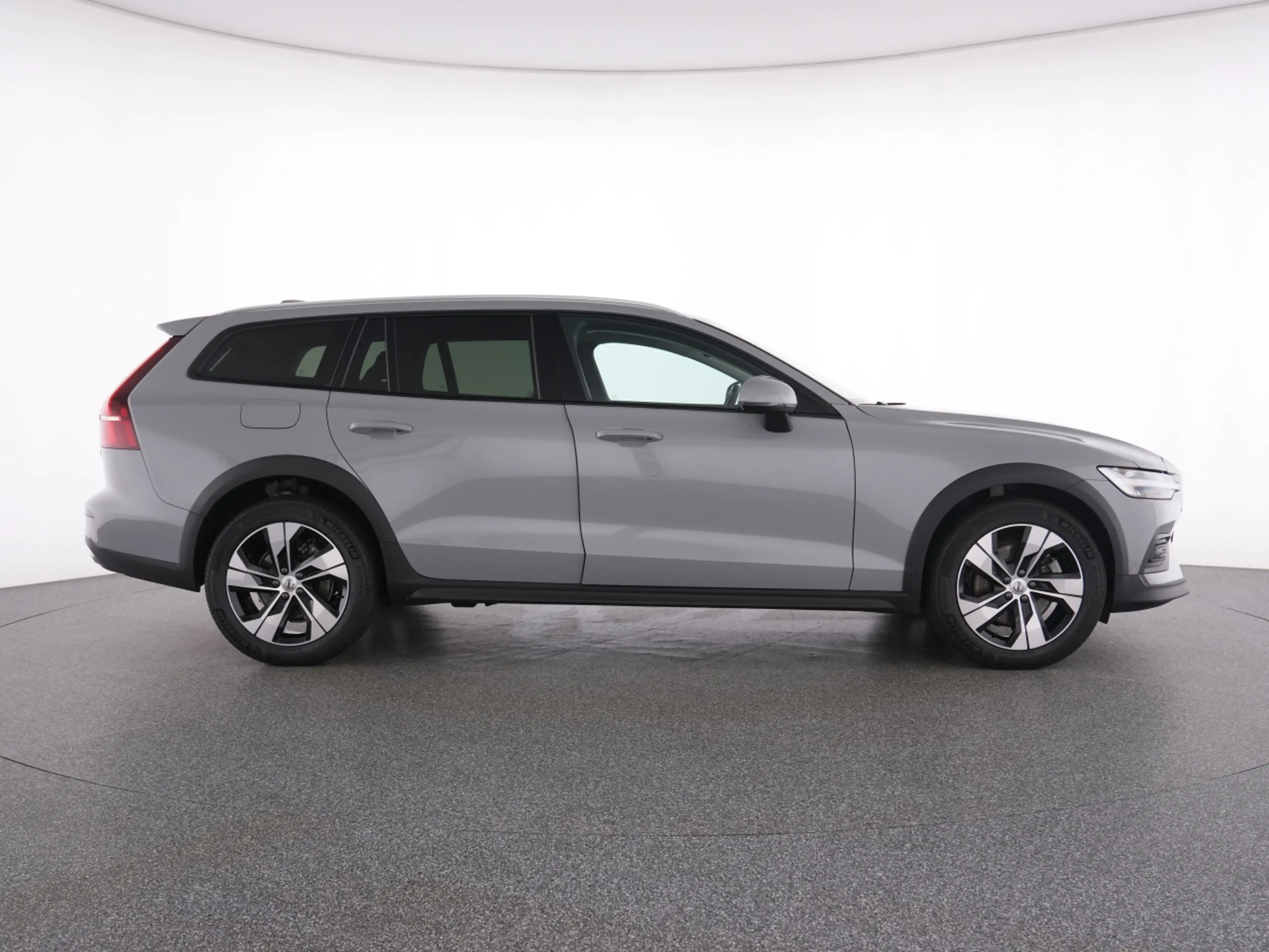 Volvo V60 Cross Country B4 AWD  PLUS FAP+WINTERPAK — photo 12