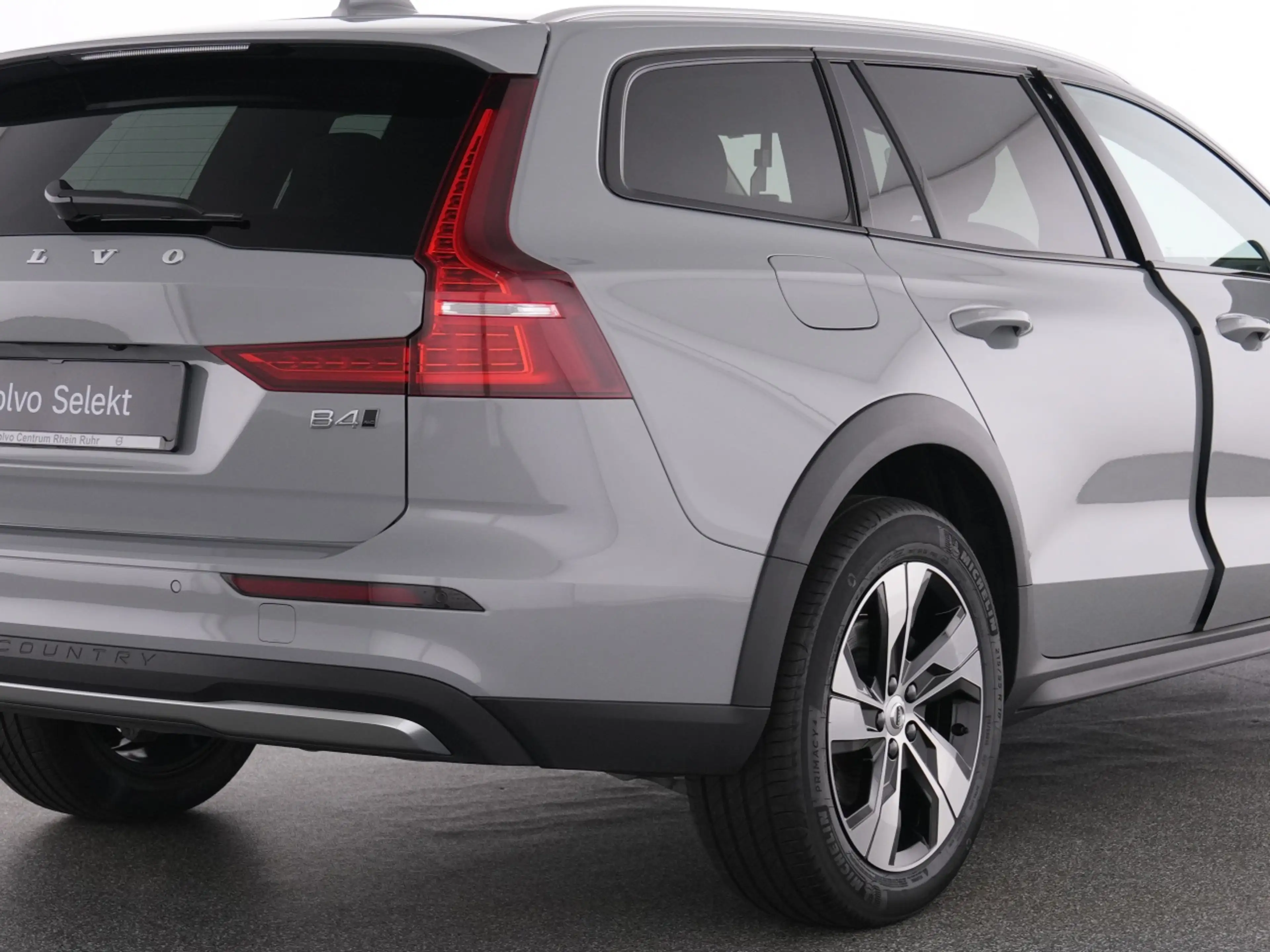 Volvo V60 Cross Country B4 AWD  PLUS FAP+WINTERPAK — photo 10